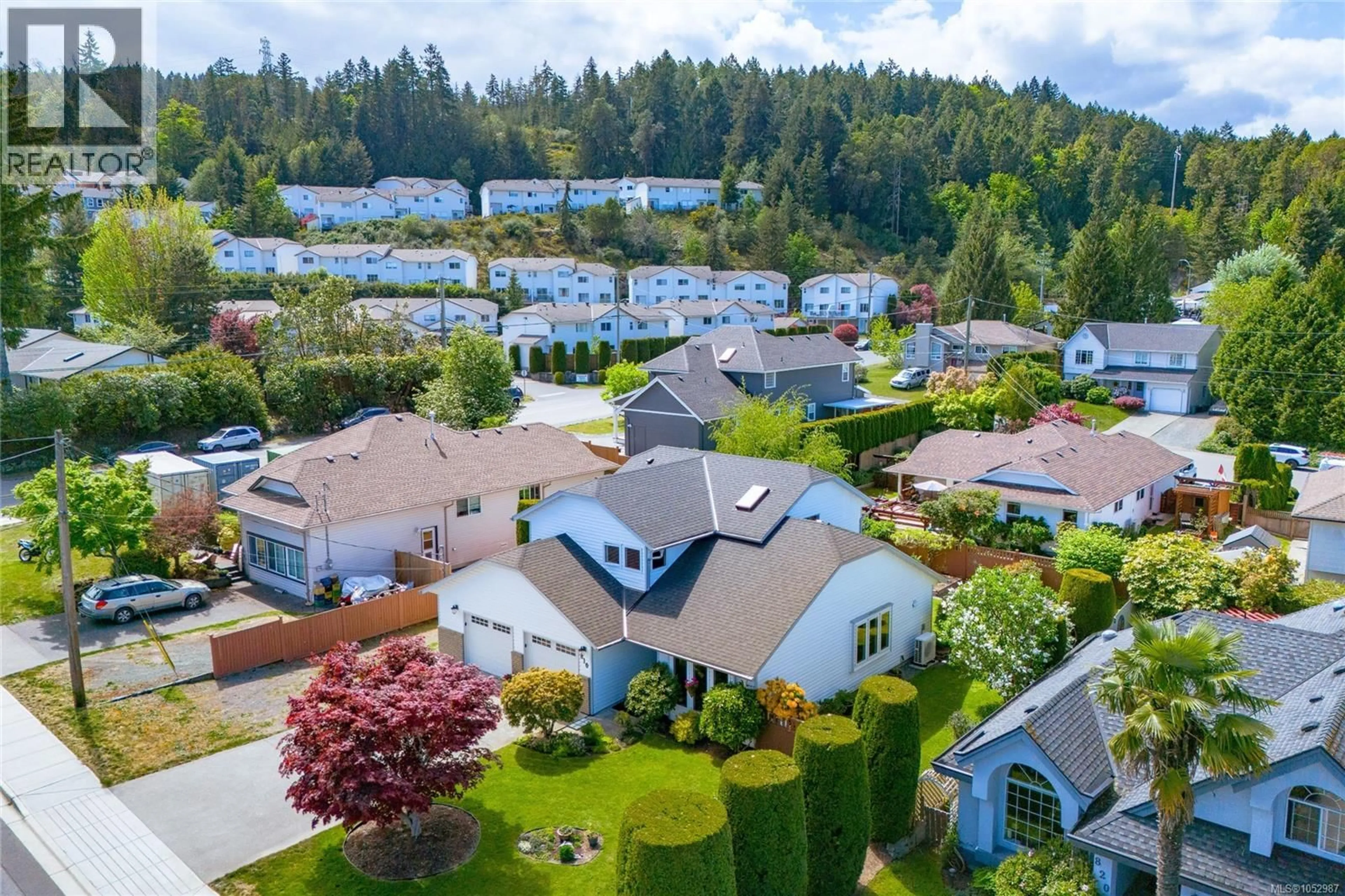 A pic from outside/outdoor area/front of a property/back of a property/a pic from drone, unknown for 810 COLONIA DRIVE, Ladysmith British Columbia V9G1N3