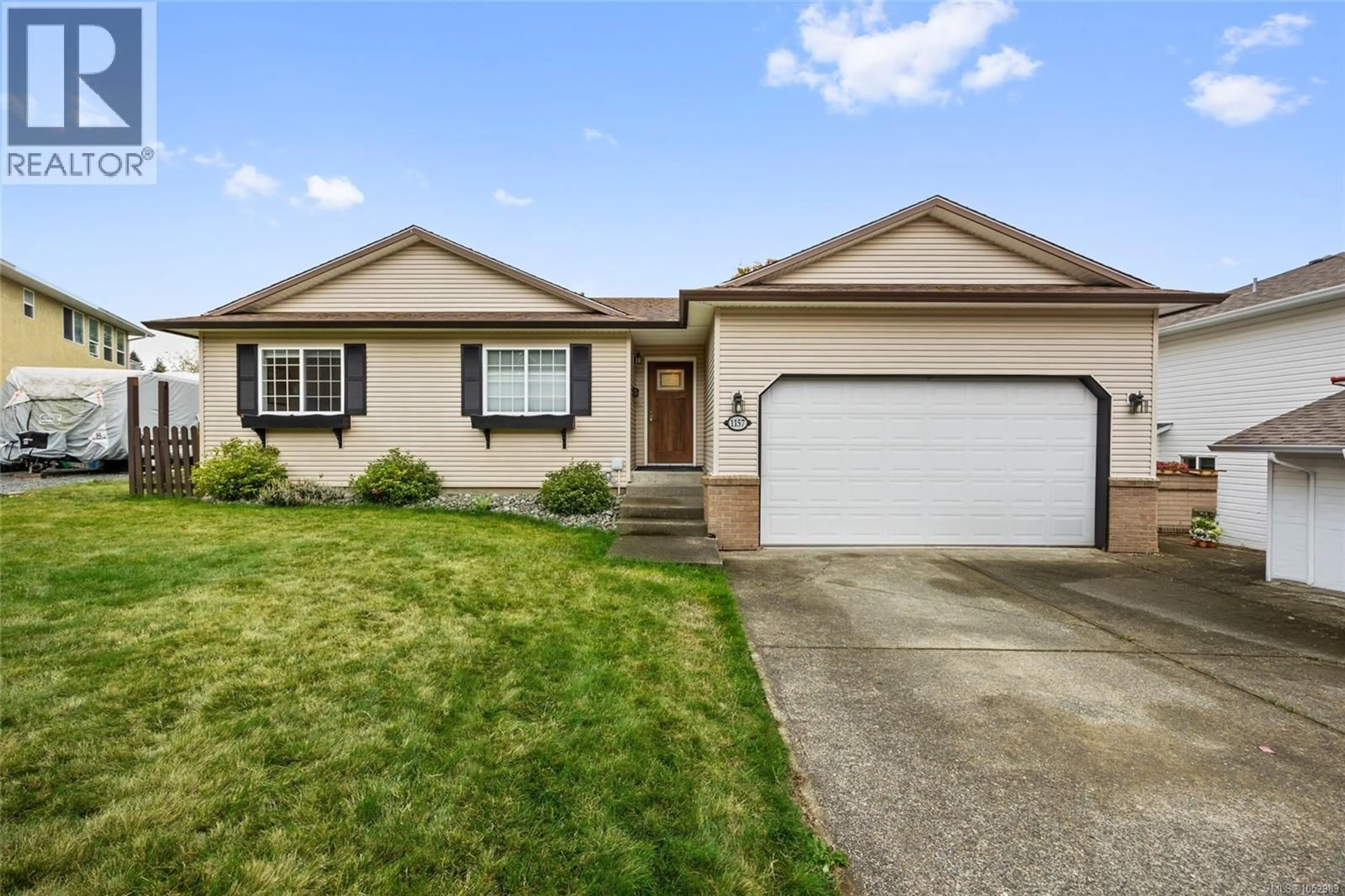 Home with vinyl exterior material, street for 1157 VIEW PLACE, Courtenay British Columbia V9N9B6