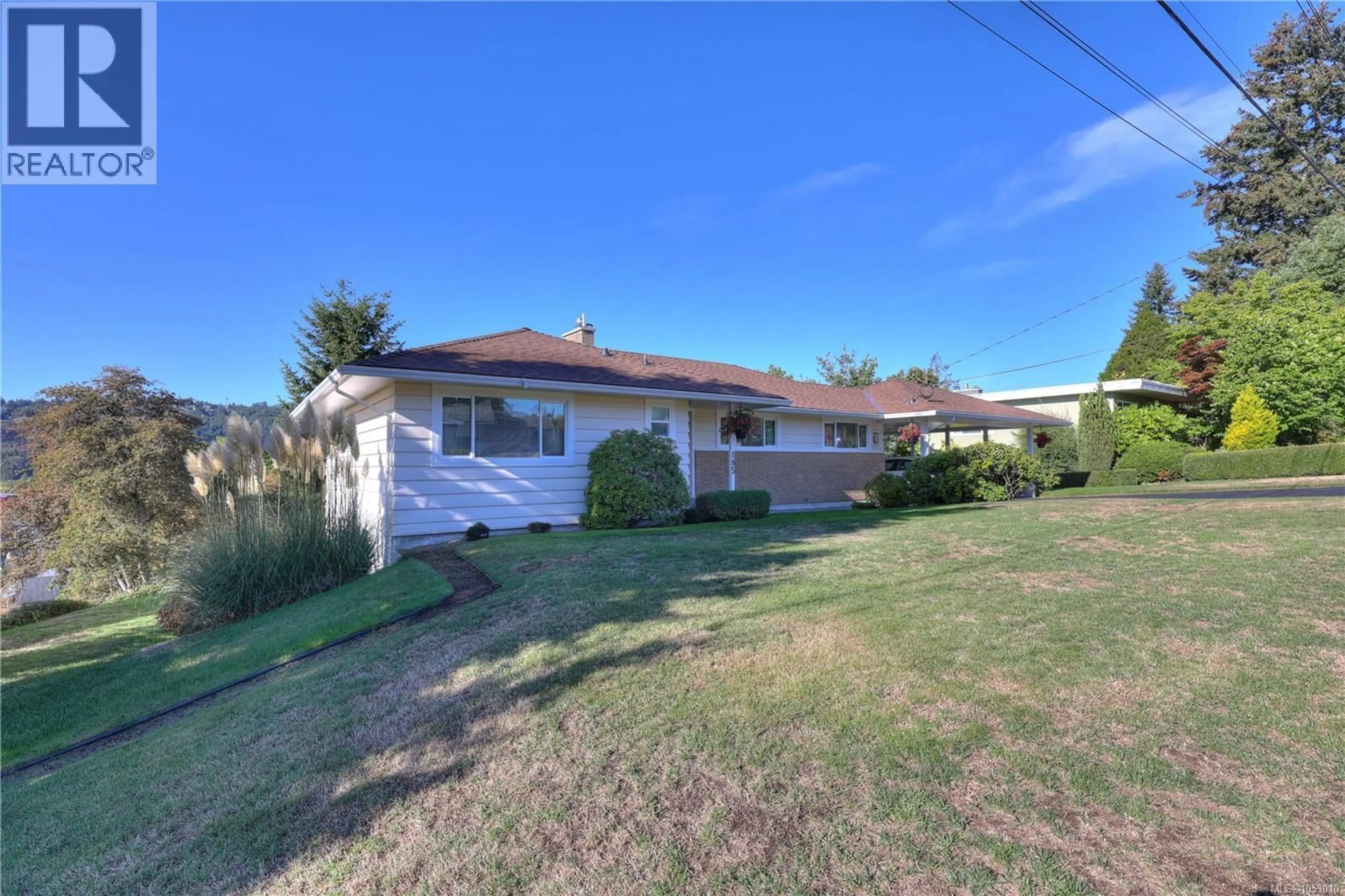 A pic from outside/outdoor area/front of a property/back of a property/a pic from drone, street for 185 GARNER CRESCENT, Nanaimo British Columbia V9R2A5