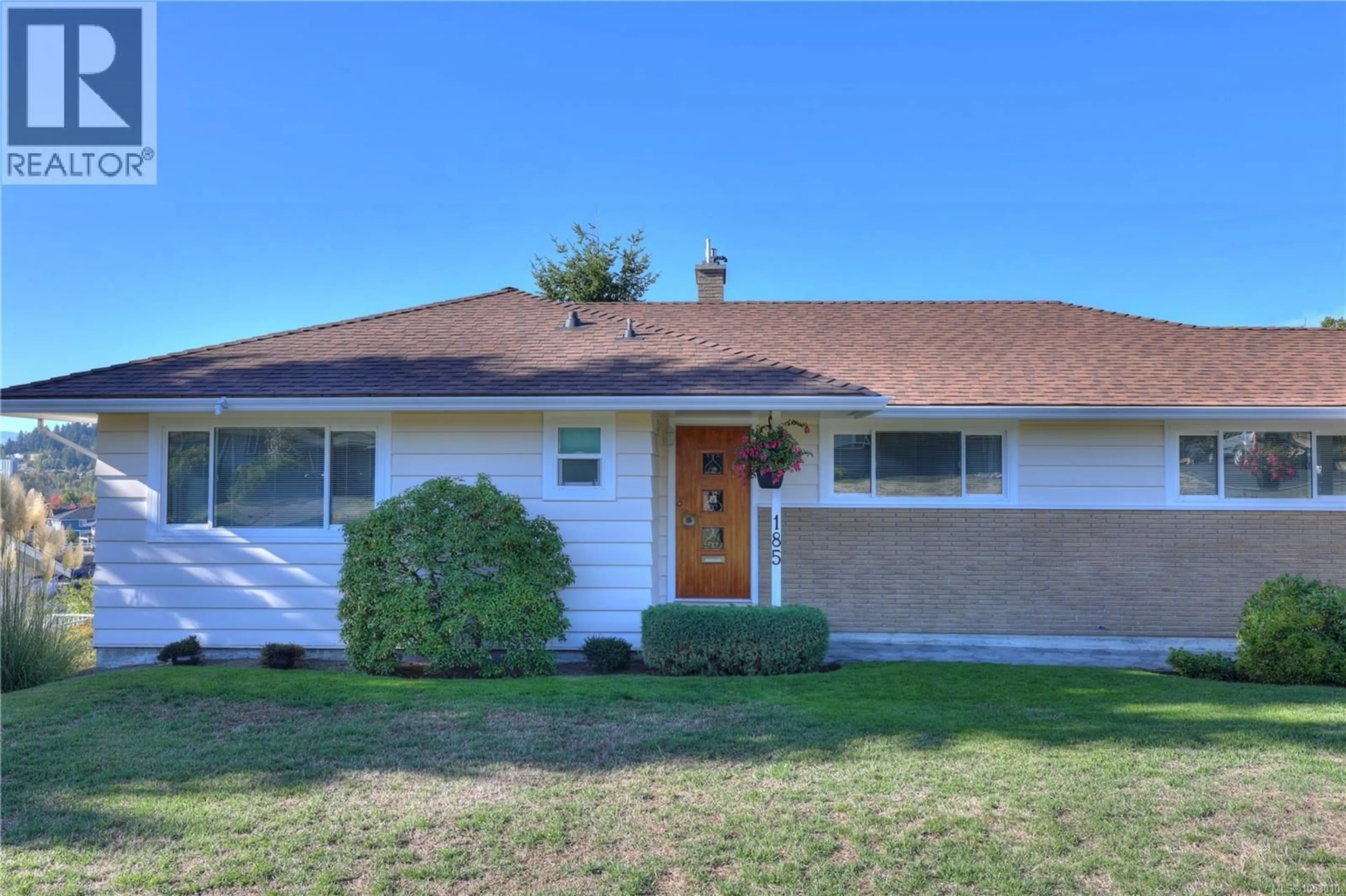 Home with vinyl exterior material, street for 185 GARNER CRESCENT, Nanaimo British Columbia V9R2A5
