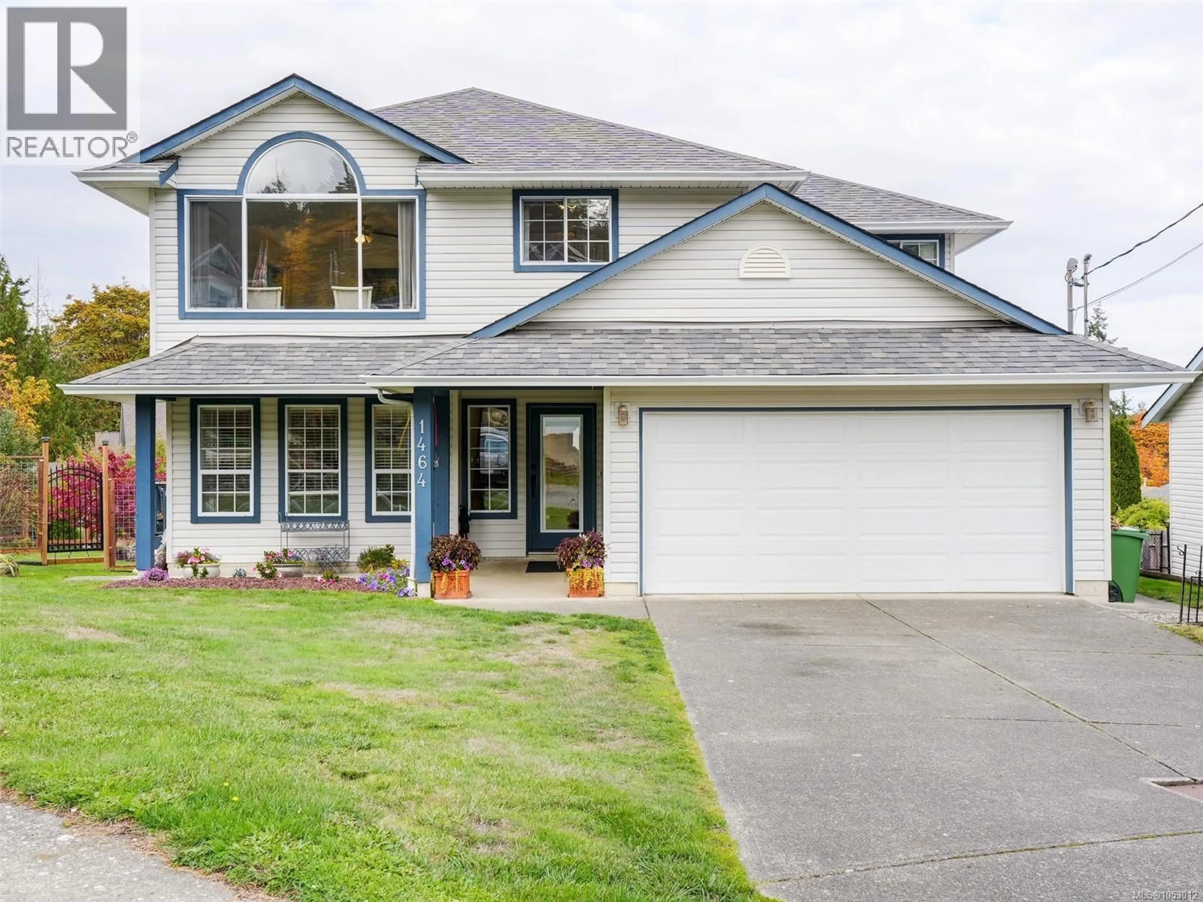 Home with vinyl exterior material, street for 1464 PATRICIA PLACE, Crofton British Columbia V0R1R0