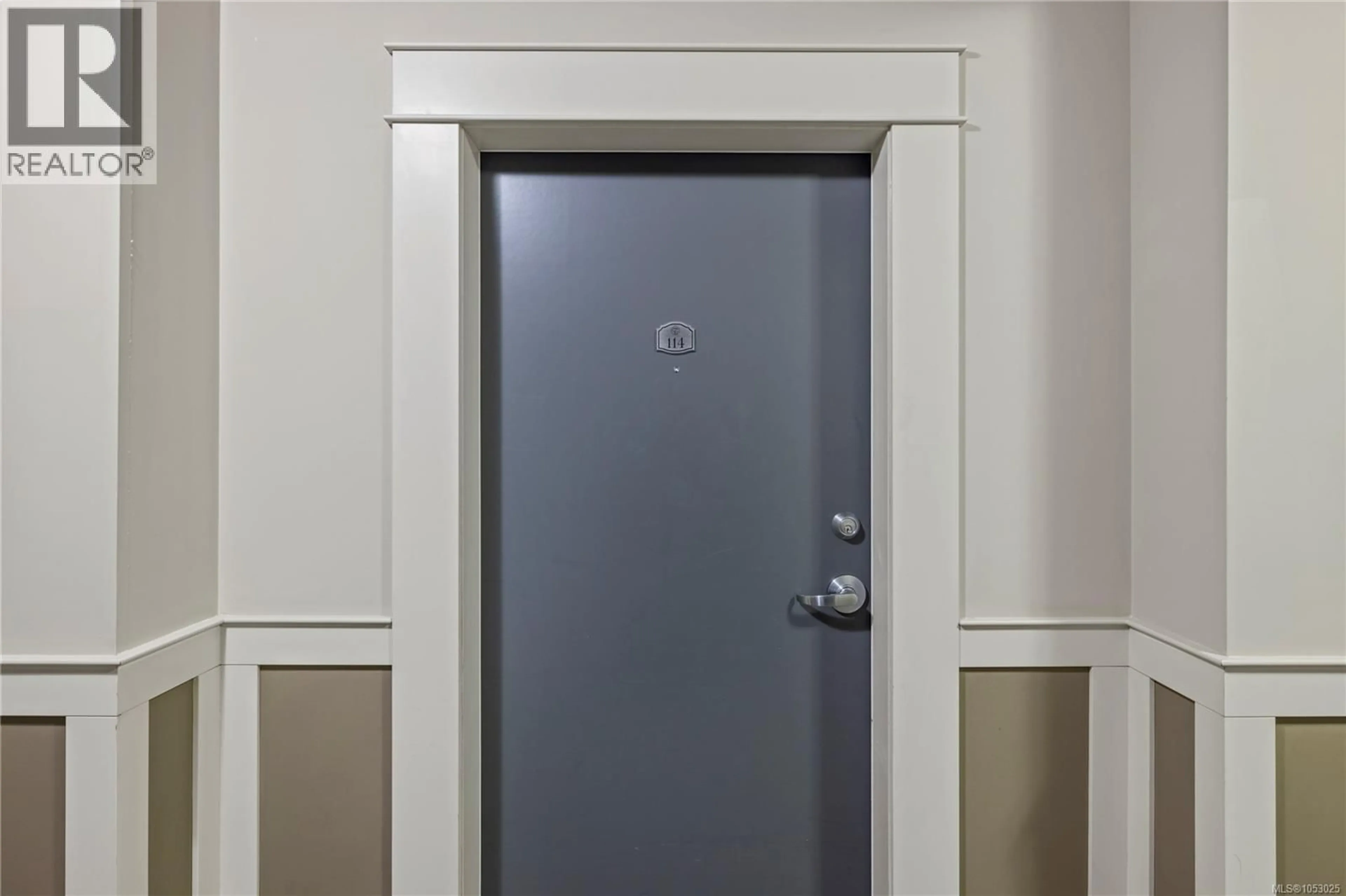 Indoor entryway for 114 - 6310 MCROBB AVENUE, Nanaimo British Columbia V9V1W8