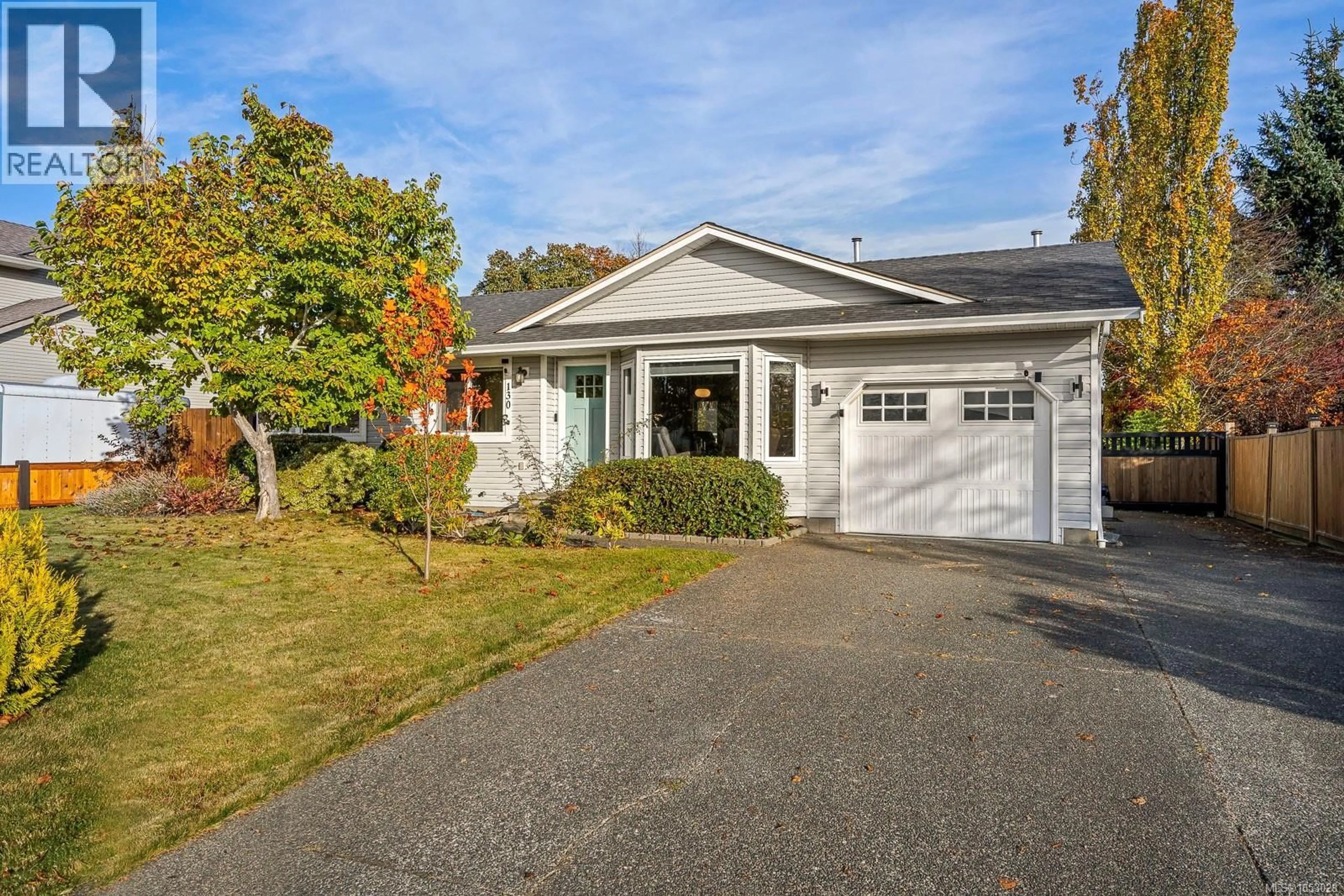 Home with vinyl exterior material, street for 130 COLORADO DRIVE, Campbell River British Columbia V9H1N2