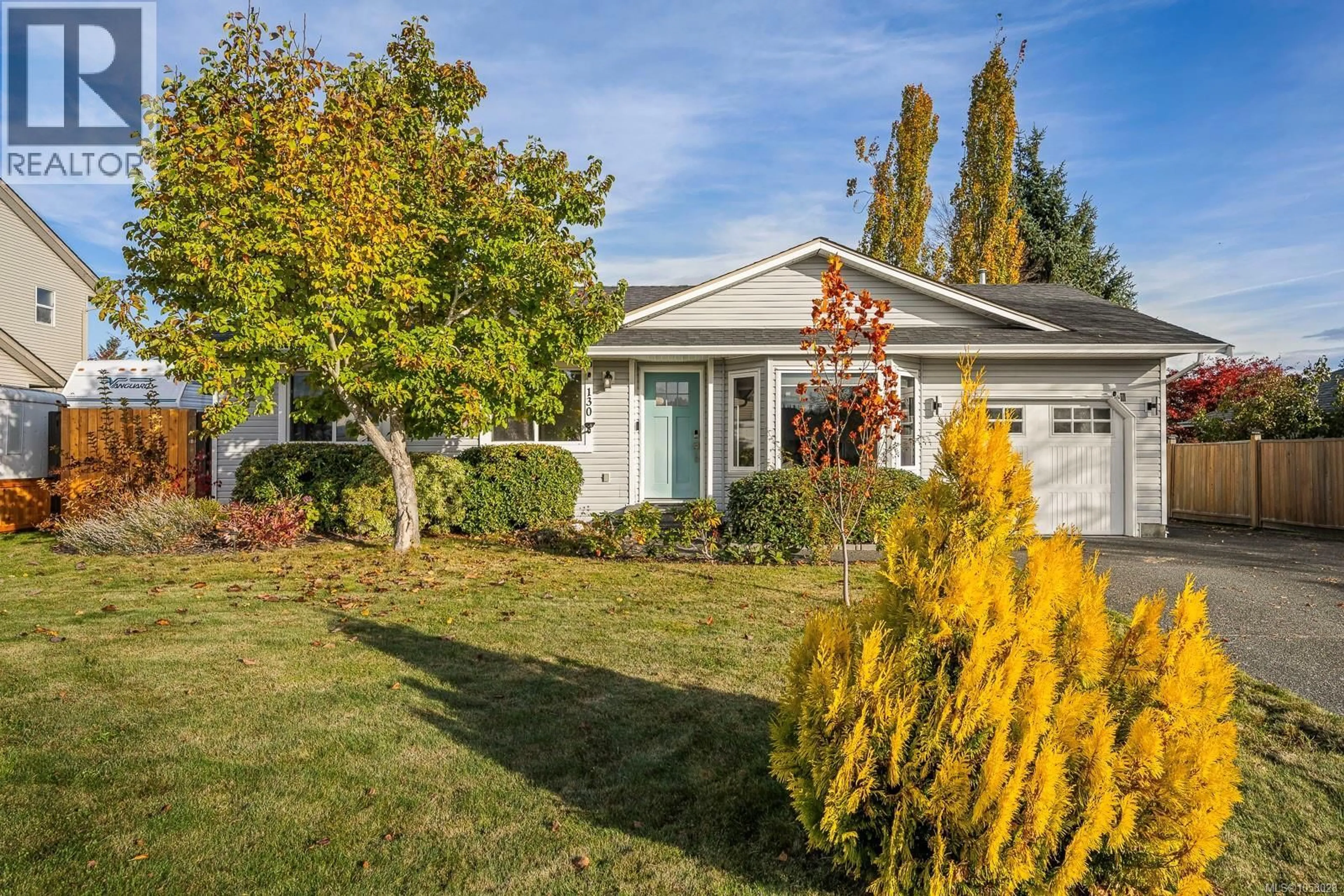 Home with vinyl exterior material, street for 130 COLORADO DRIVE, Campbell River British Columbia V9H1N2