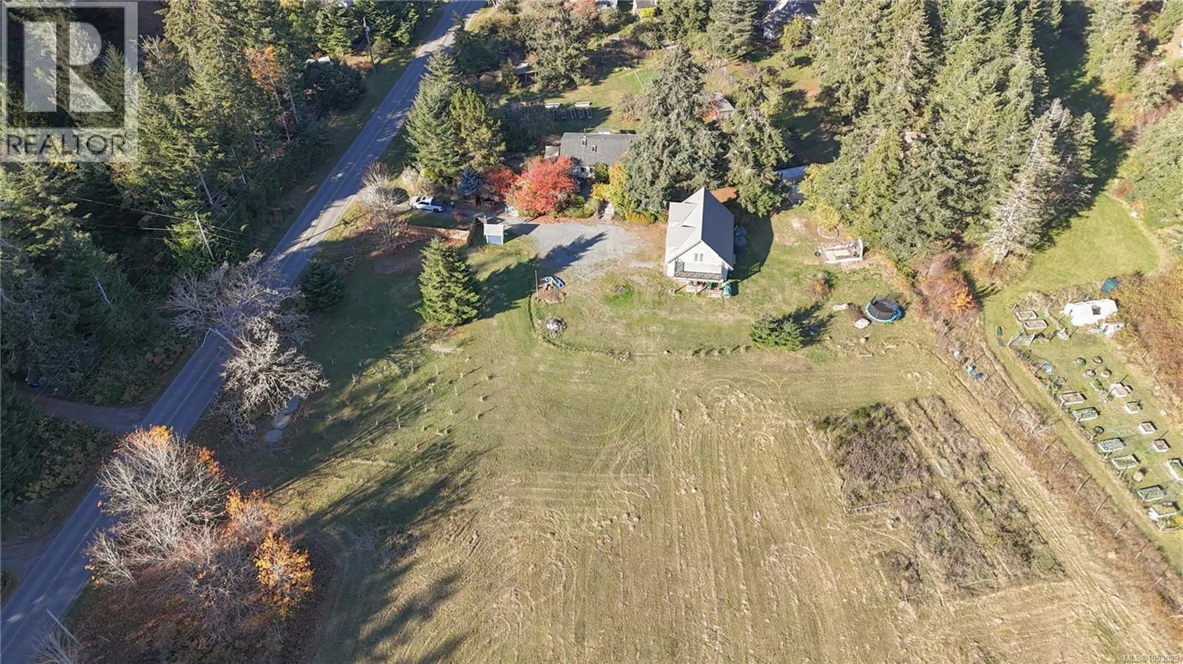 A pic from outside/outdoor area/front of a property/back of a property/a pic from drone, unknown for 1320 NORTH ROAD, Gabriola Island British Columbia V0R1X5