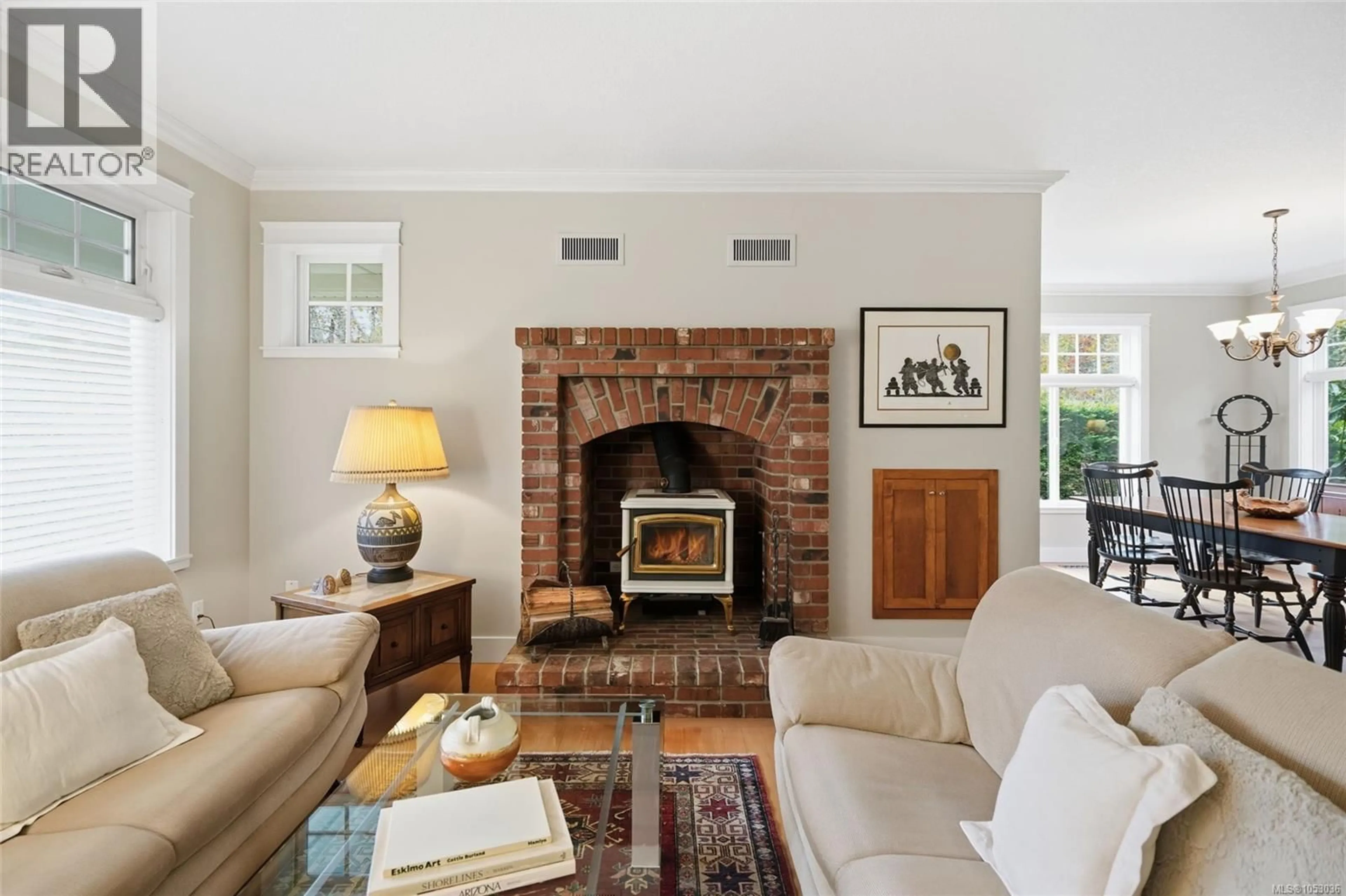 Living room with furniture, unknown for 465 FIRST AVENUE WEST, Qualicum Beach British Columbia V9K1J8