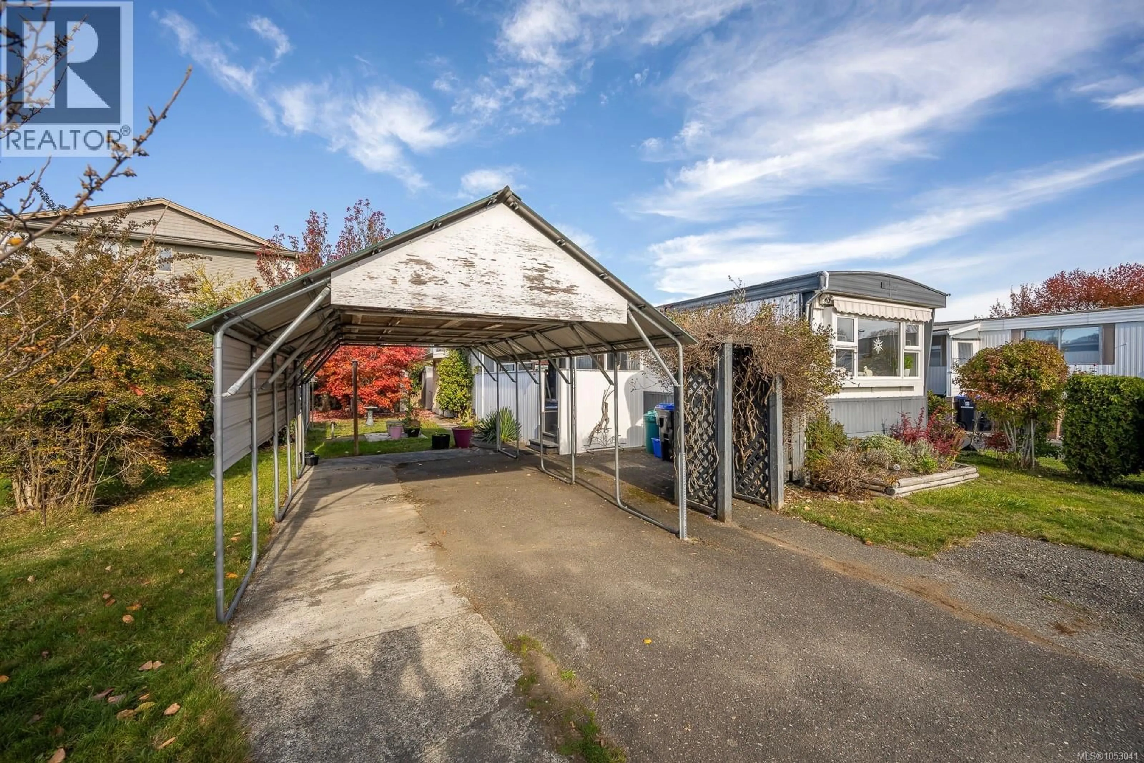 A pic from outside/outdoor area/front of a property/back of a property/a pic from drone, street for 7 - 2625 MANSFIELD DRIVE, Courtenay British Columbia V9N2M2