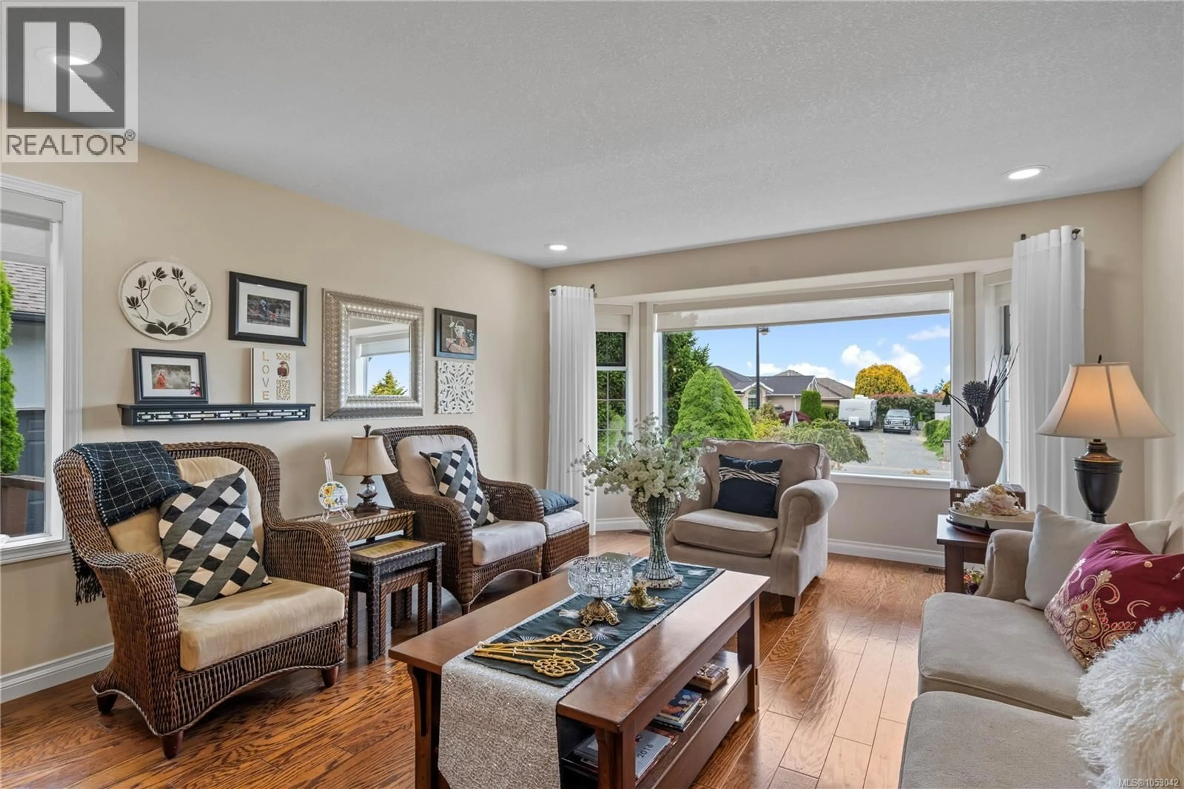 Living room with furniture, unknown for 1072 ROBERTON BOULEVARD, Parksville British Columbia V9P2N9