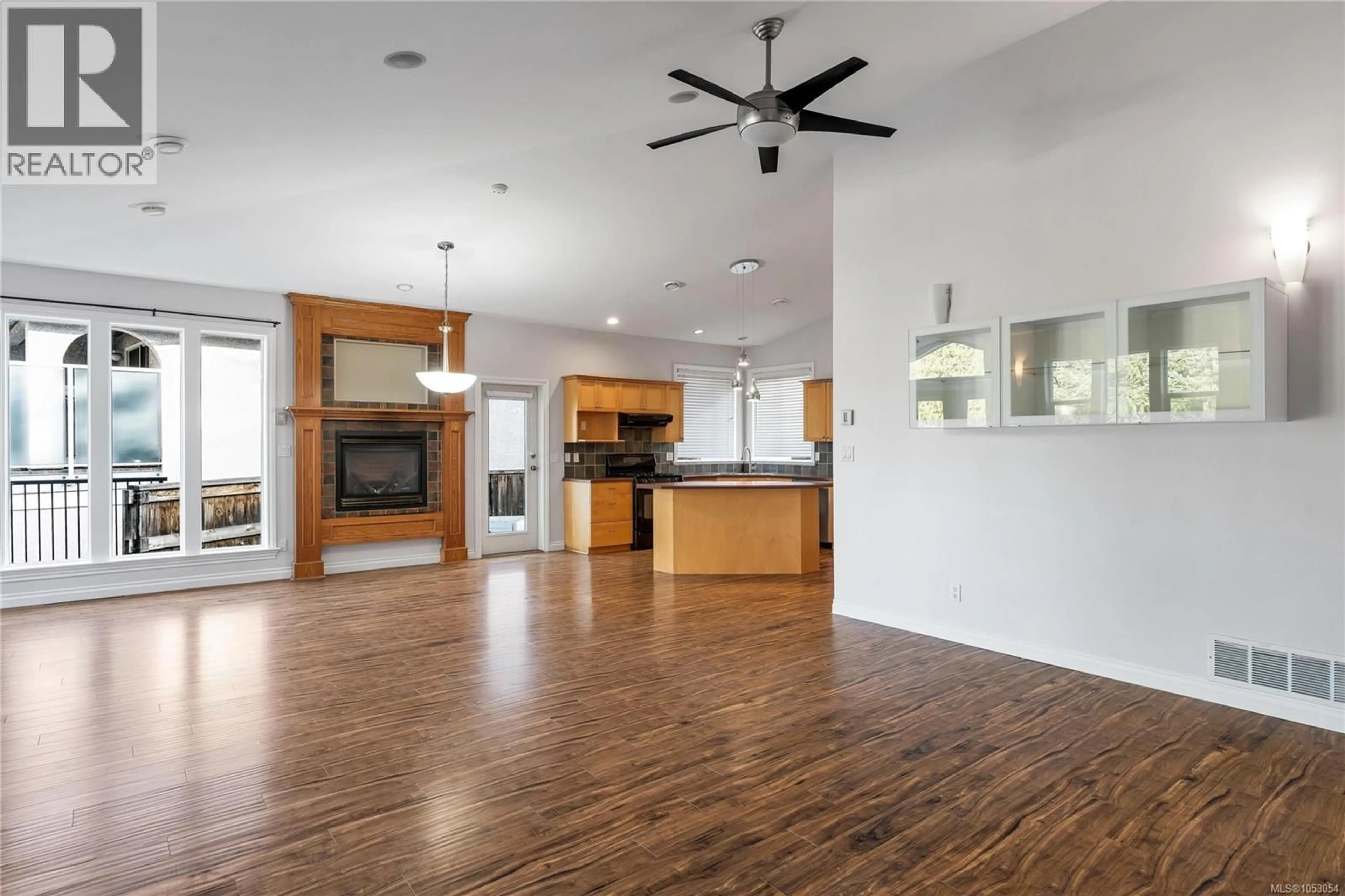 Open concept kitchen, unknown for 2426 SELWYN ROAD, Langford British Columbia V9B3K8
