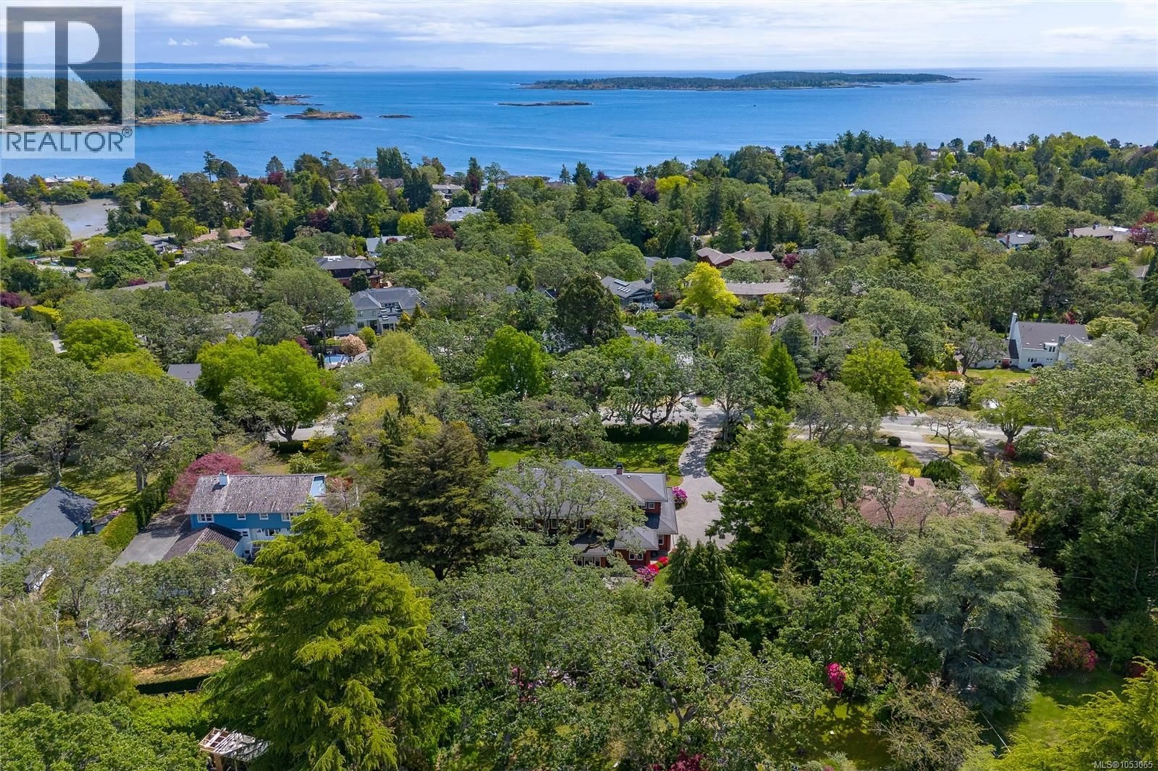 A pic from outside/outdoor area/front of a property/back of a property/a pic from drone, water/lake/river/ocean view for 3280 RIPON ROAD, Oak Bay British Columbia V8R6G7