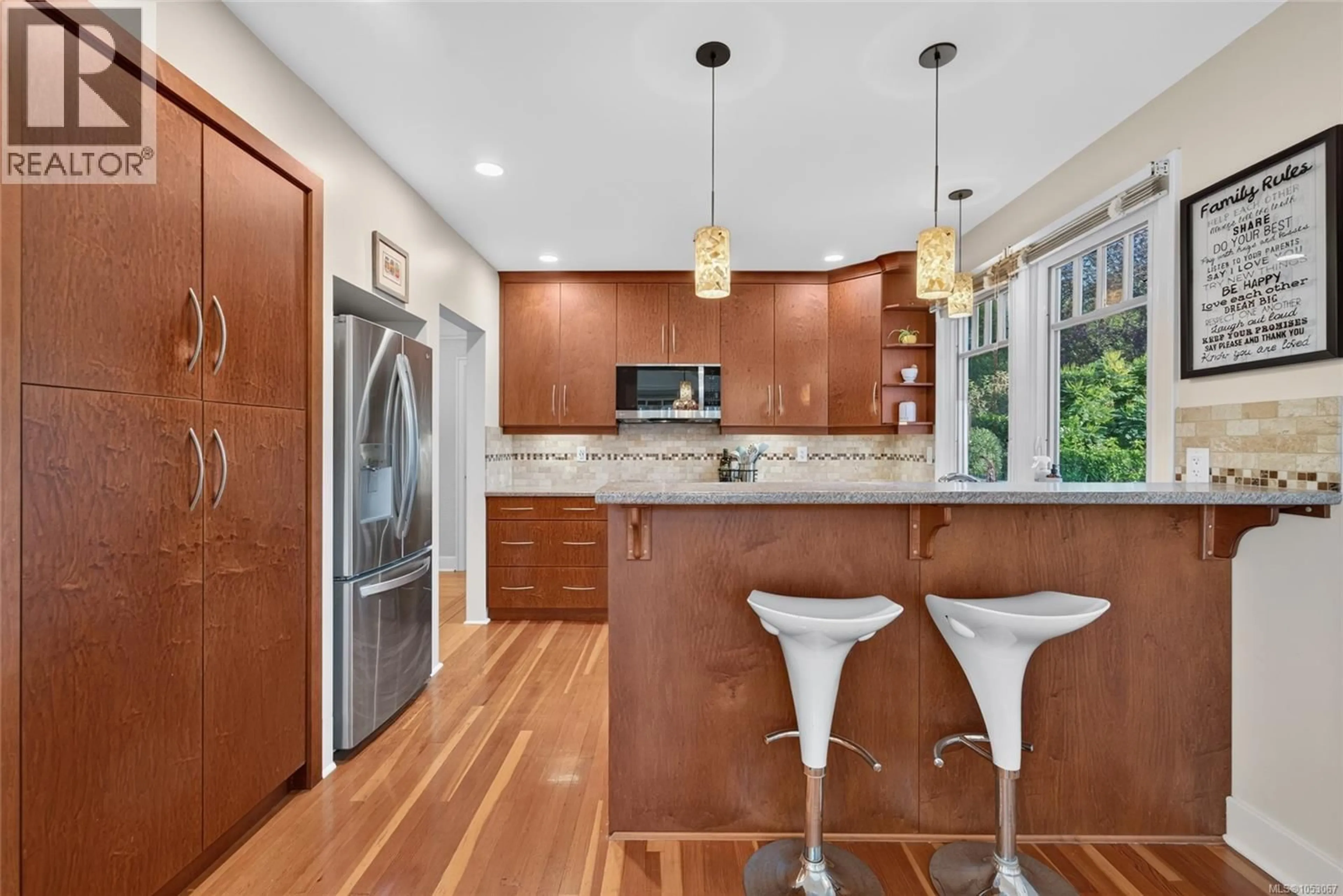 Open concept kitchen, unknown for 3015 DEAN AVENUE, Saanich British Columbia V8R4Z1