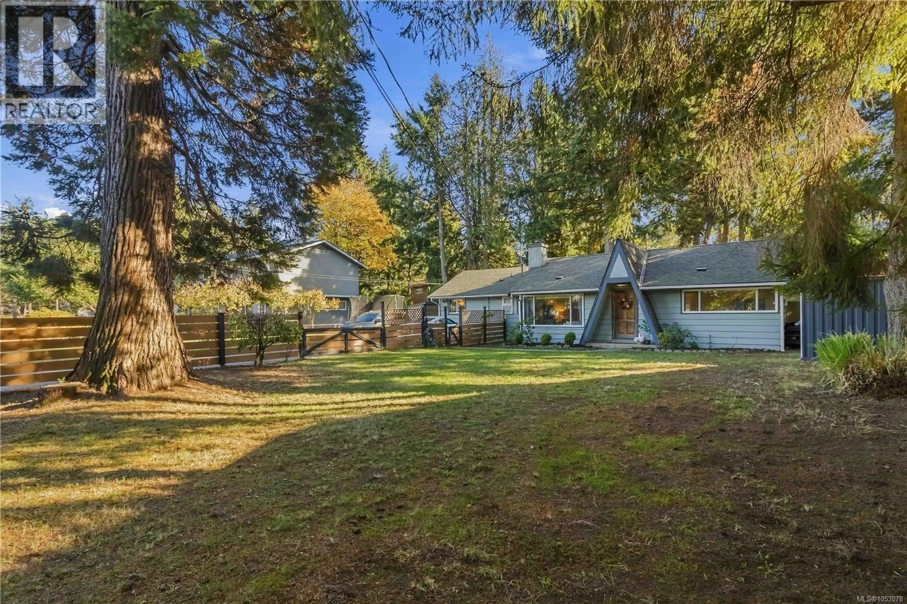 A pic from outside/outdoor area/front of a property/back of a property/a pic from drone, unknown for 659 STRANDLUND AVENUE, Langford British Columbia V9B3G2