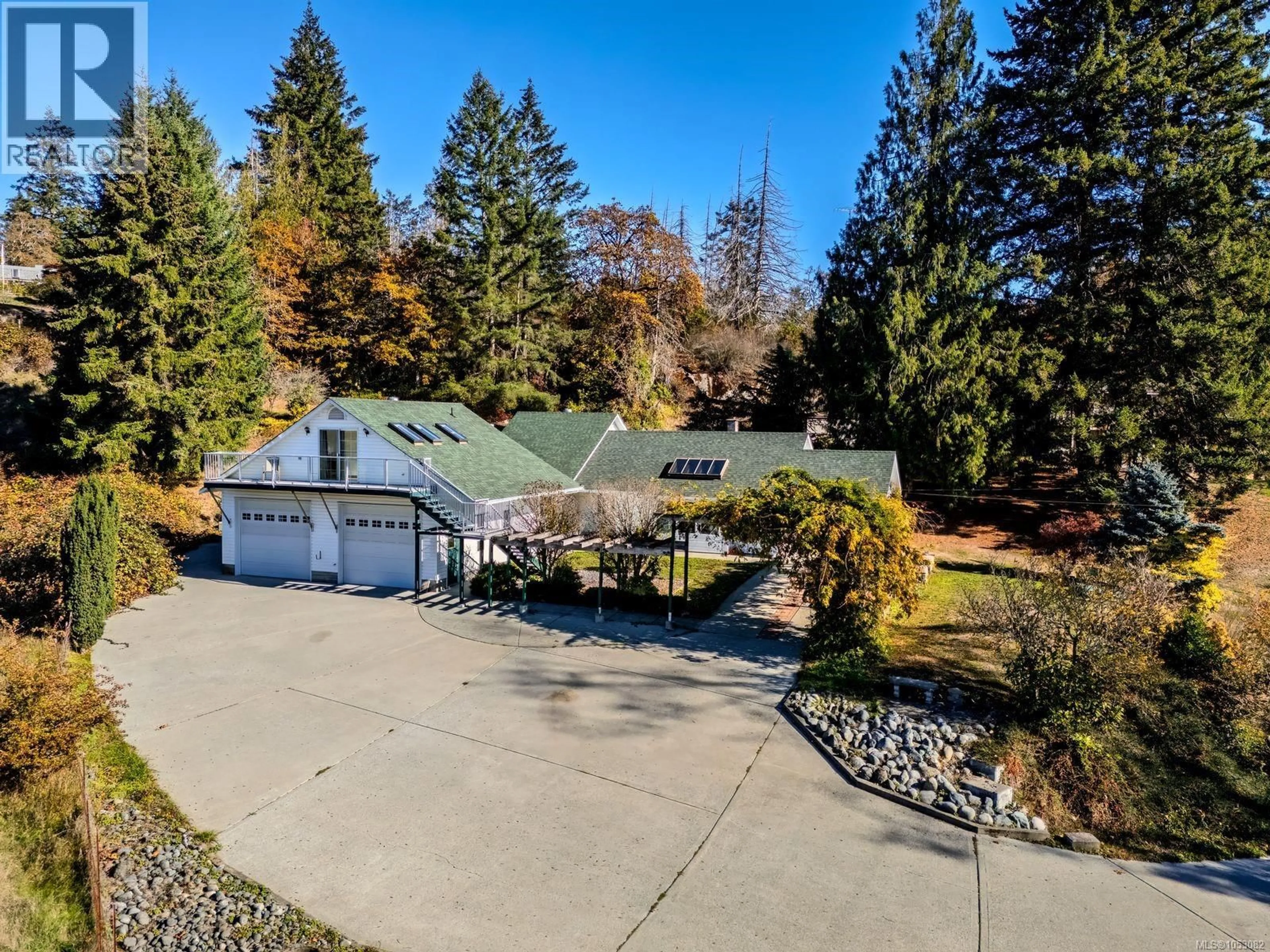 A pic from outside/outdoor area/front of a property/back of a property/a pic from drone, unknown for 1470 RAINES ROAD, Nanaimo British Columbia V9X1L3