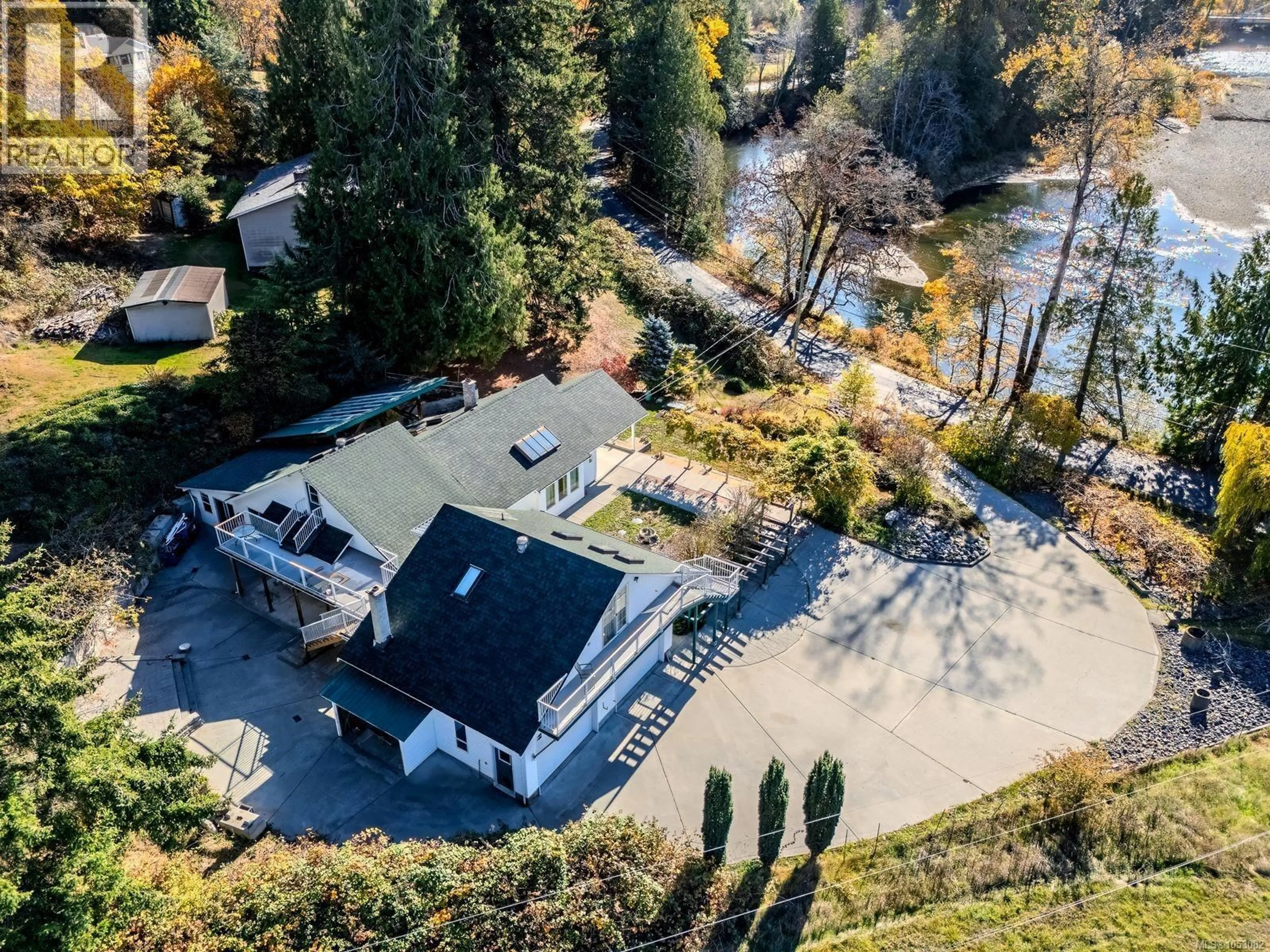 A pic from outside/outdoor area/front of a property/back of a property/a pic from drone, unknown for 1470 RAINES ROAD, Nanaimo British Columbia V9X1L3