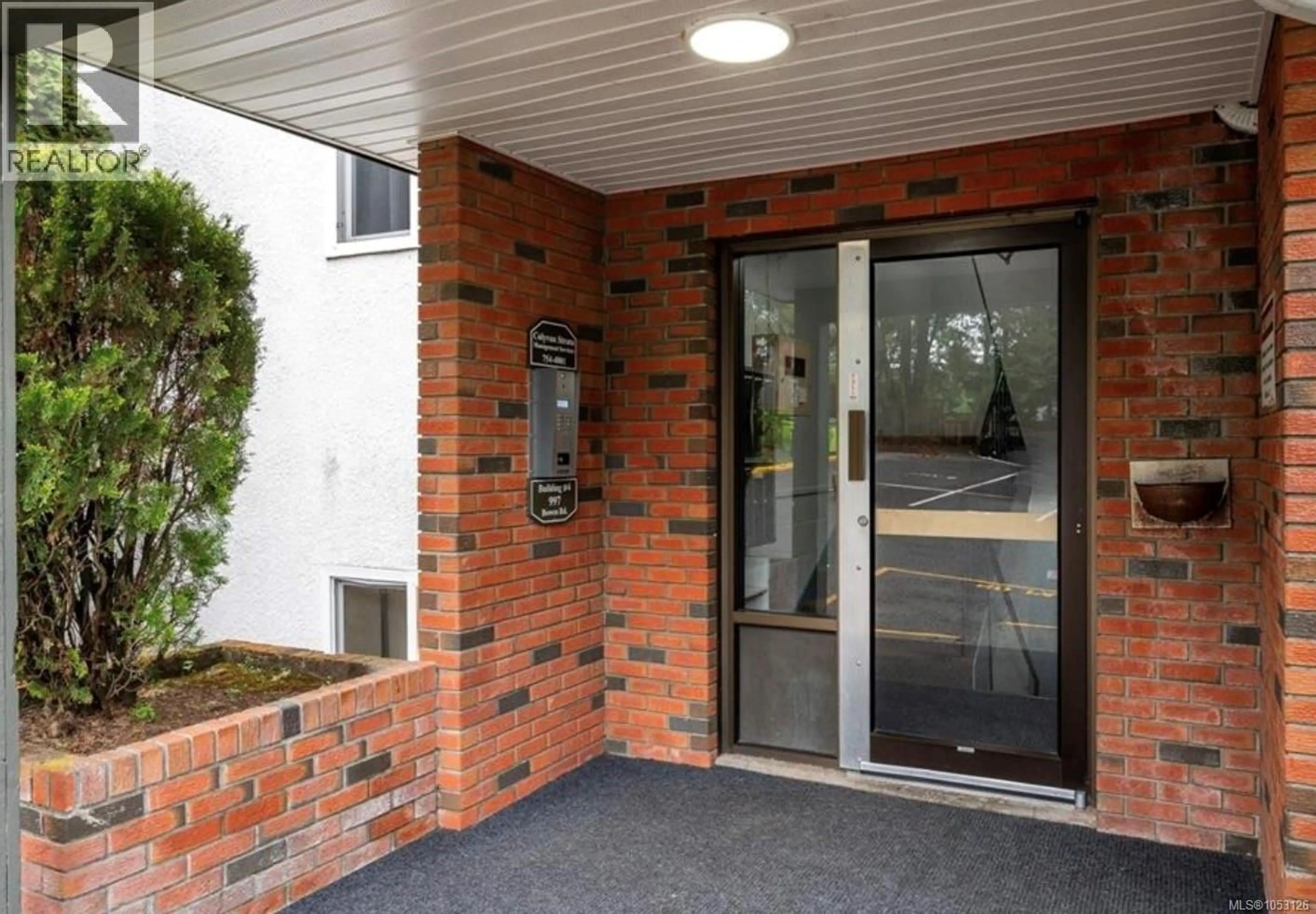 Indoor foyer for 4204 - 997 BOWEN ROAD, Nanaimo British Columbia V9T4A9
