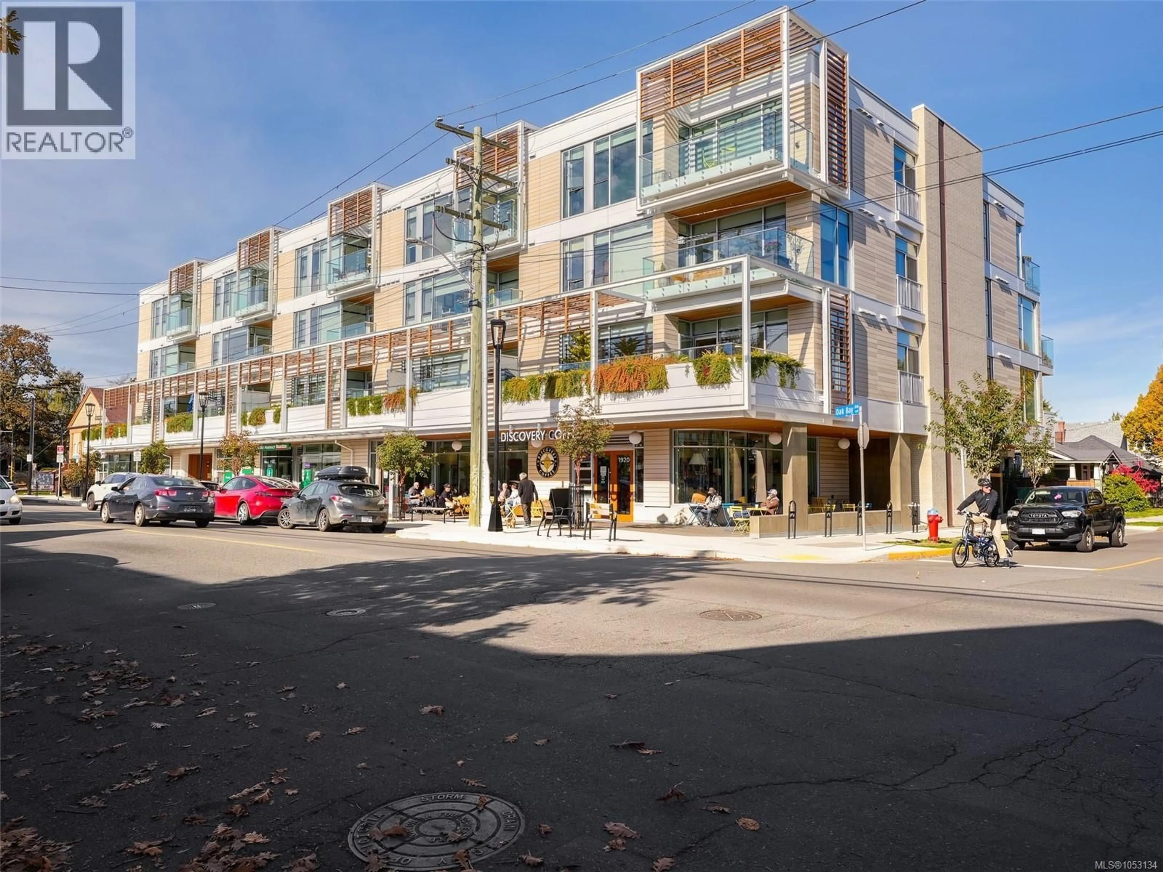 Unknown for 210 - 1916 OAK BAY AVENUE, Victoria British Columbia V8R0B1