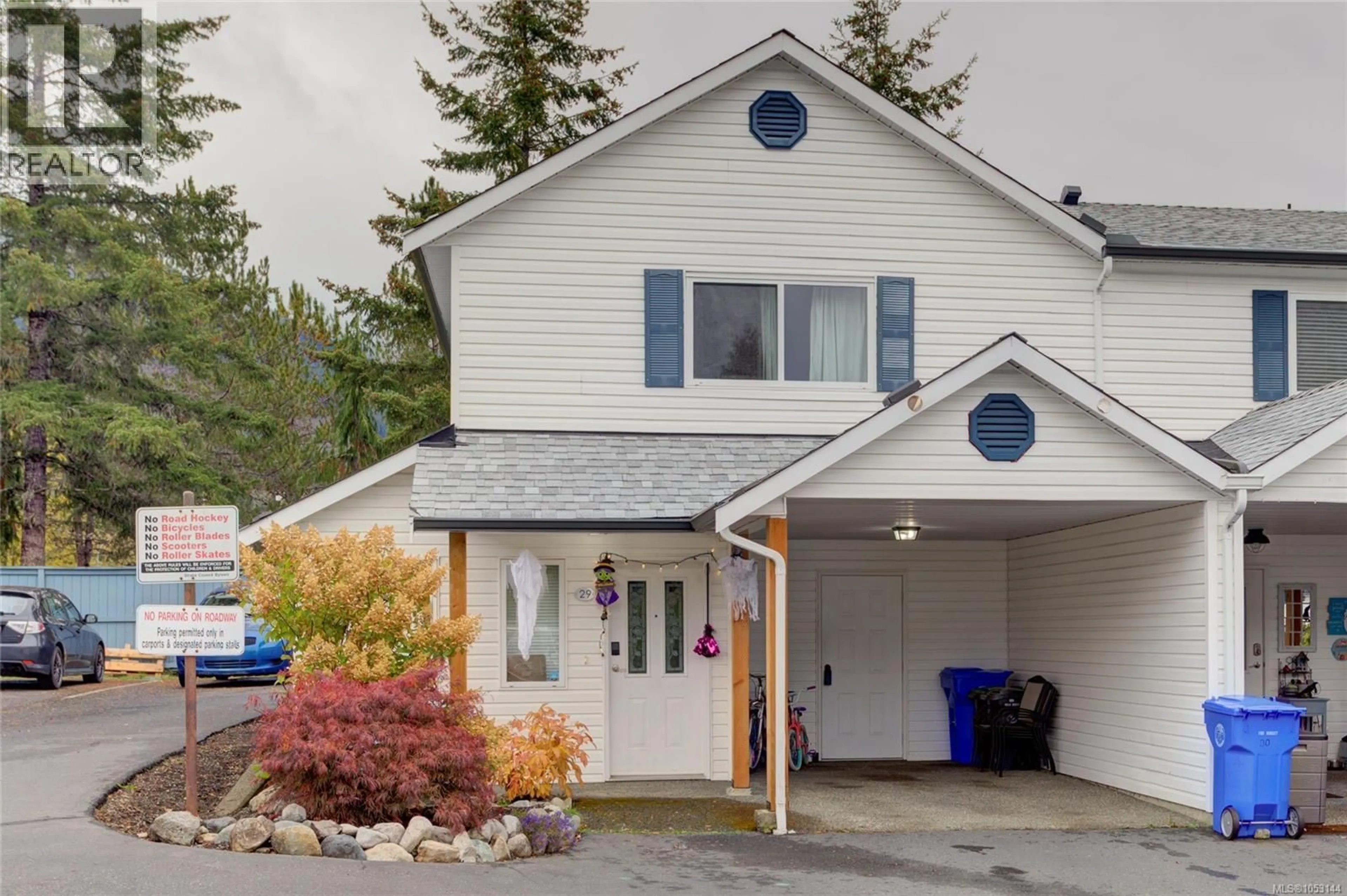 Home with vinyl exterior material, street for 29 - 215 MADILL ROAD, Lake Cowichan British Columbia V0R2G0