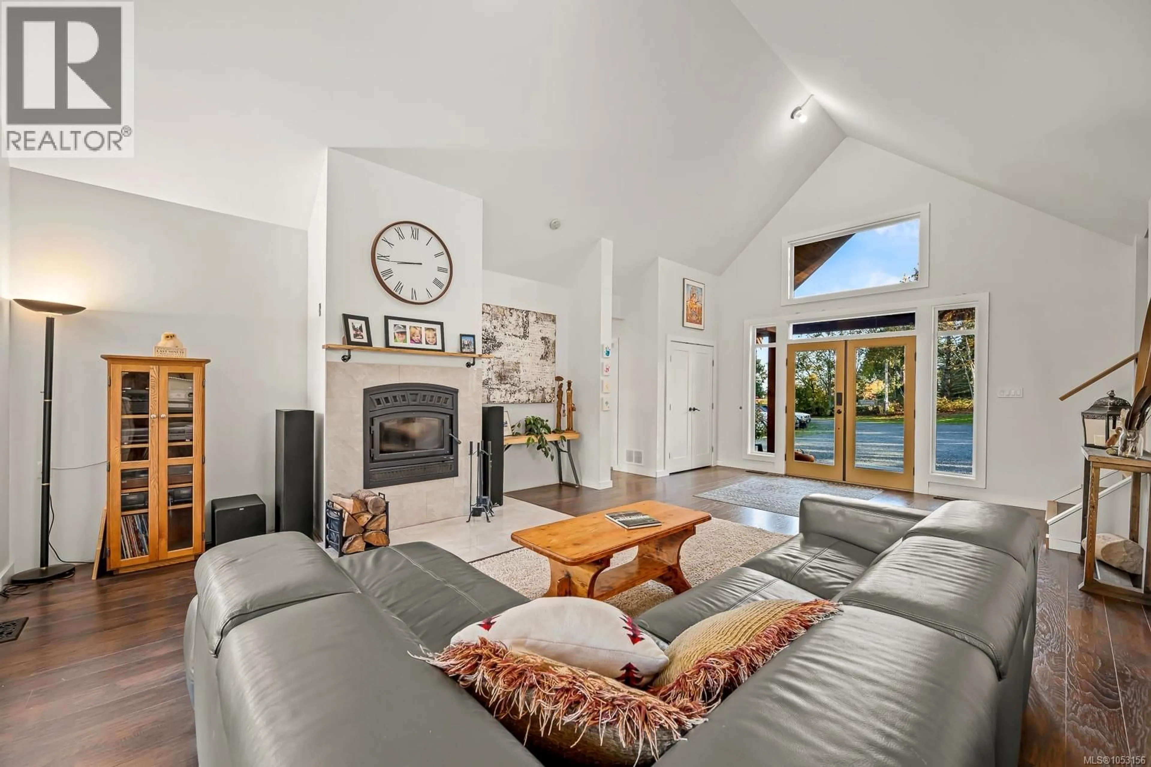 Living room with furniture, unknown for 5861 GARVIN ROAD, Union Bay British Columbia V0R3B0