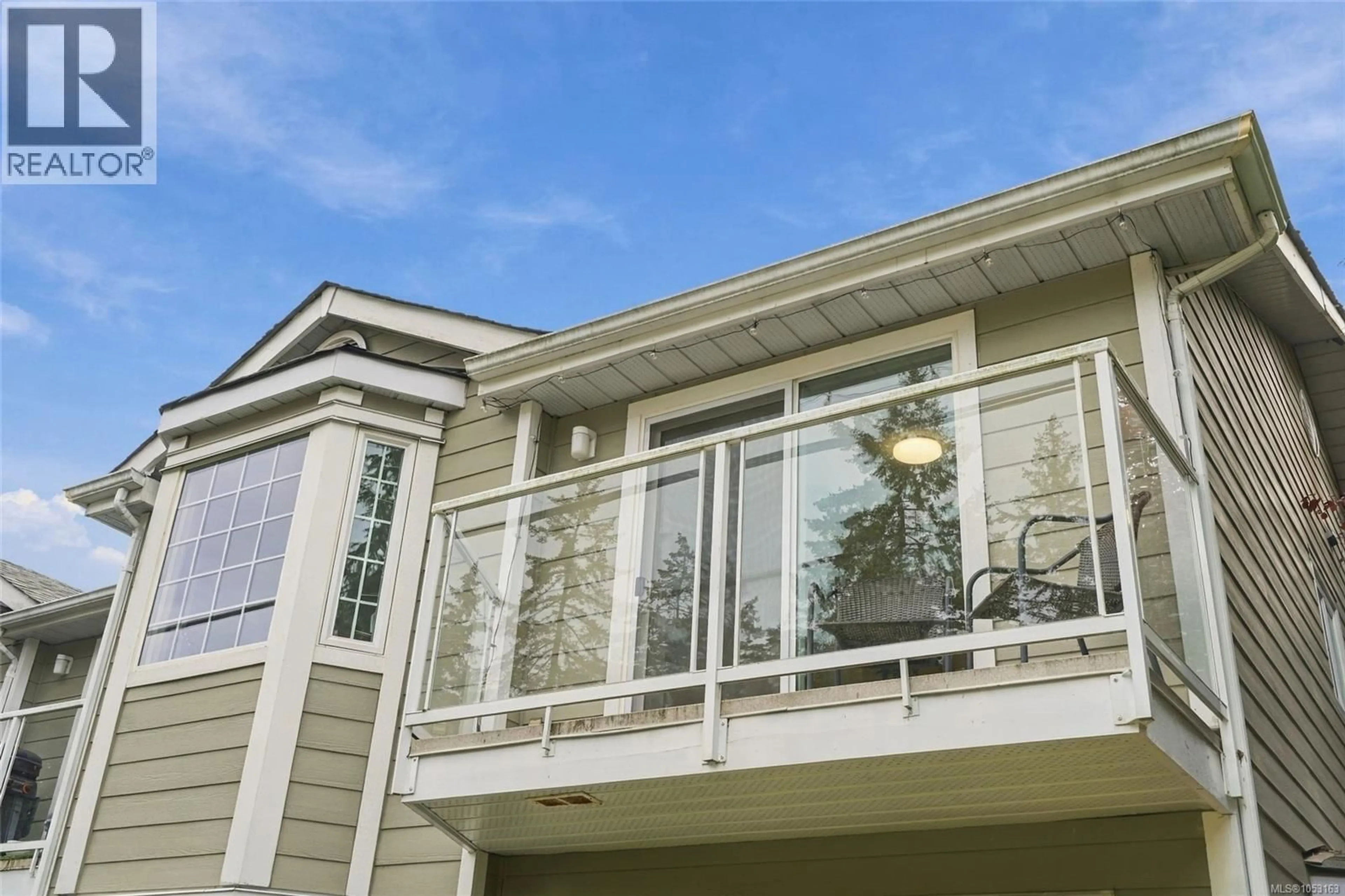 Home with vinyl exterior material, building for 4 - 10 ASHLAR AVENUE, Nanaimo British Columbia V9R3P2