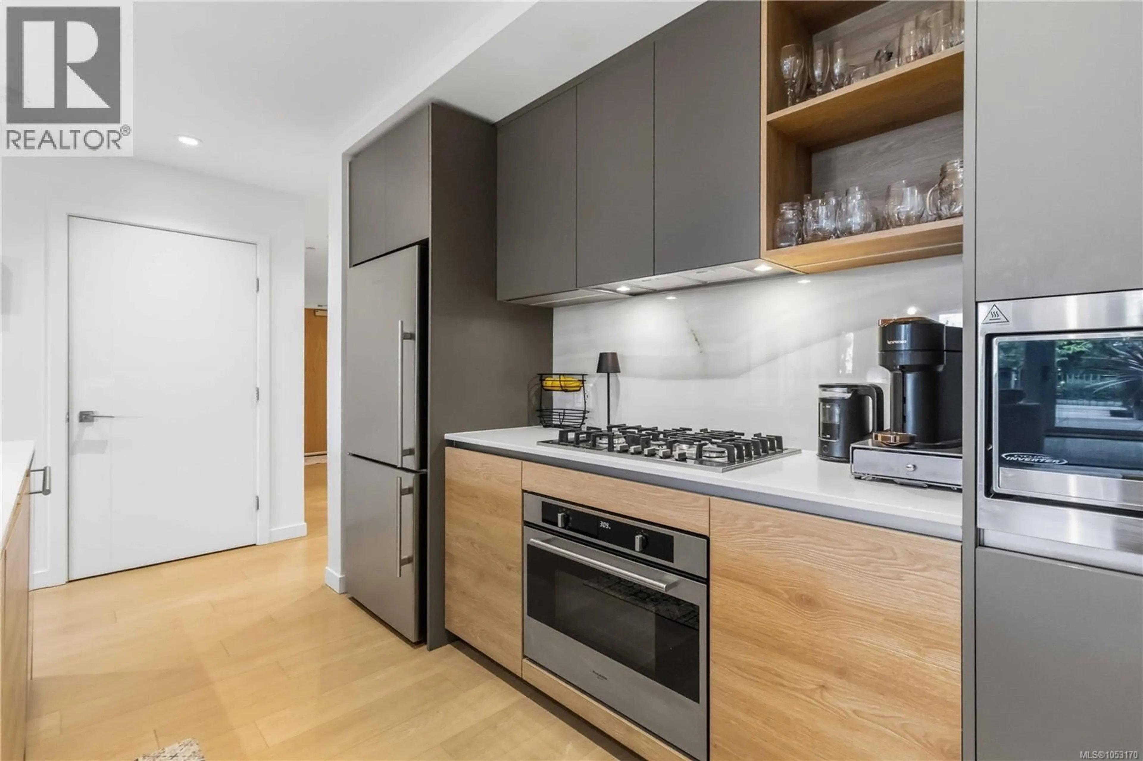 Standard kitchen, wood/laminate floor for G111 - 369 TYEE ROAD, Victoria British Columbia V9A0B6