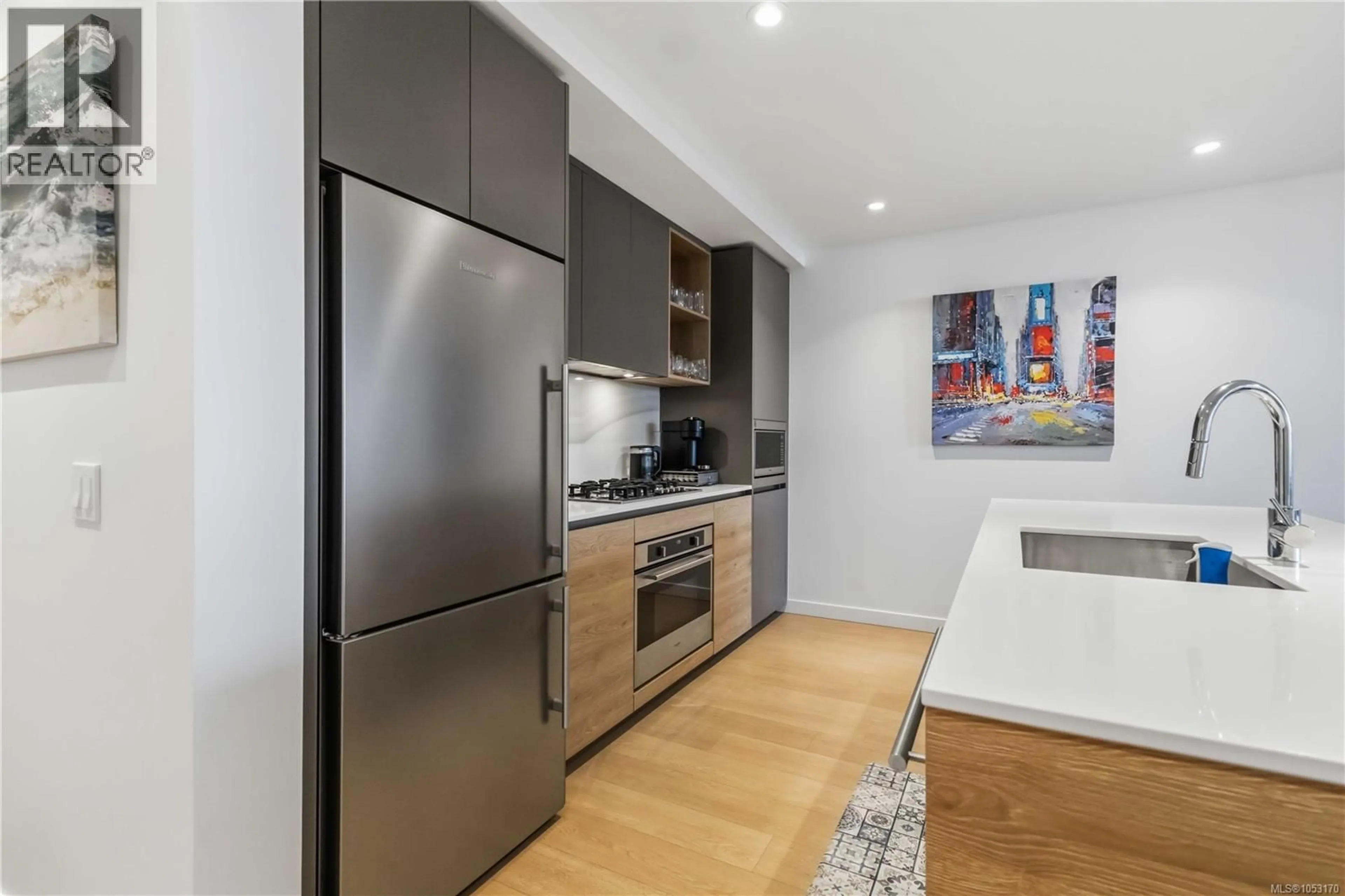 Standard kitchen, wood/laminate floor for G111 - 369 TYEE ROAD, Victoria British Columbia V9A0B6
