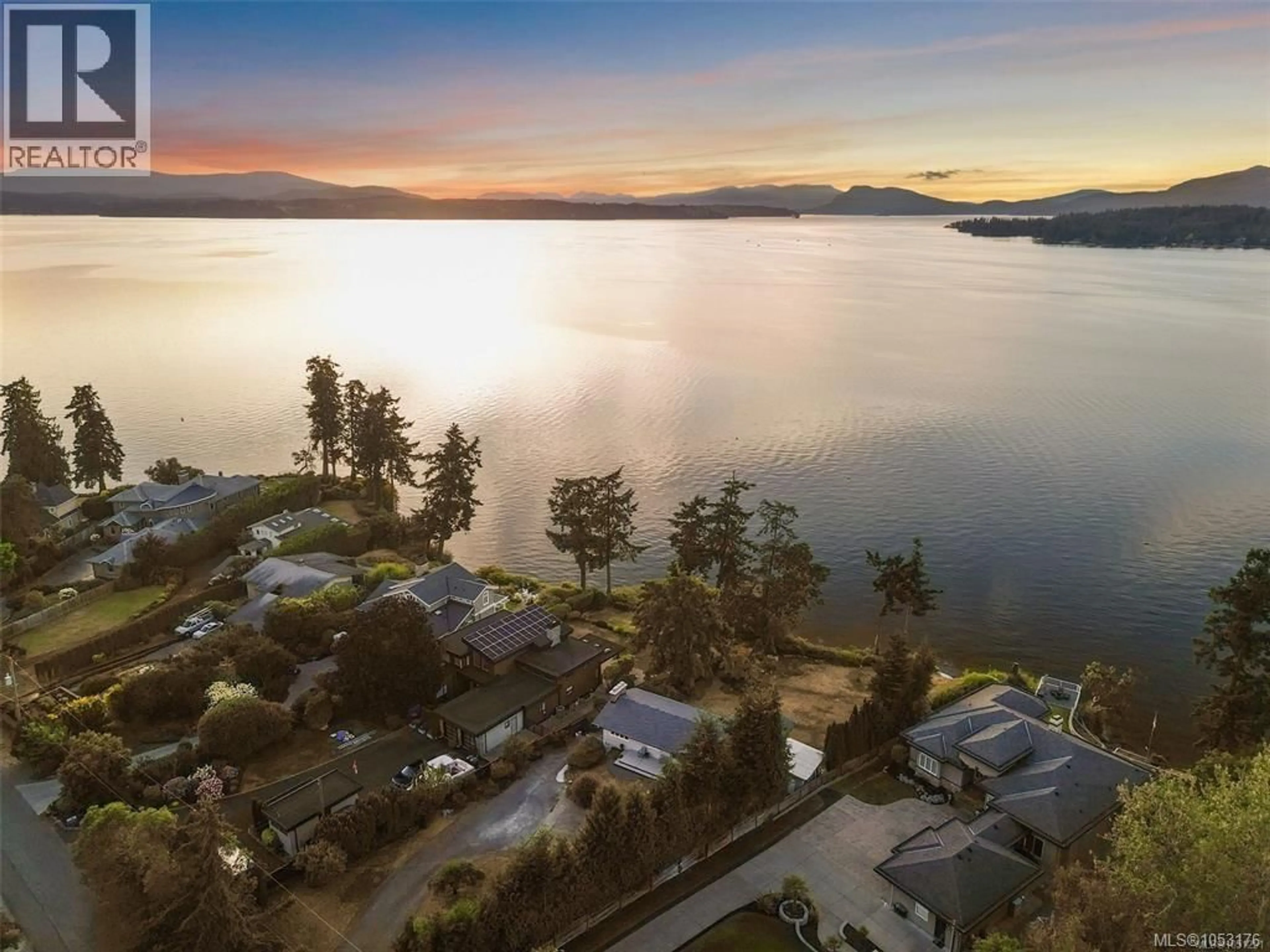 A pic from outside/outdoor area/front of a property/back of a property/a pic from drone, water/lake/river/ocean view for 9760 GLYNNWOOD PARK ROAD, North Saanich British Columbia V8L5H4