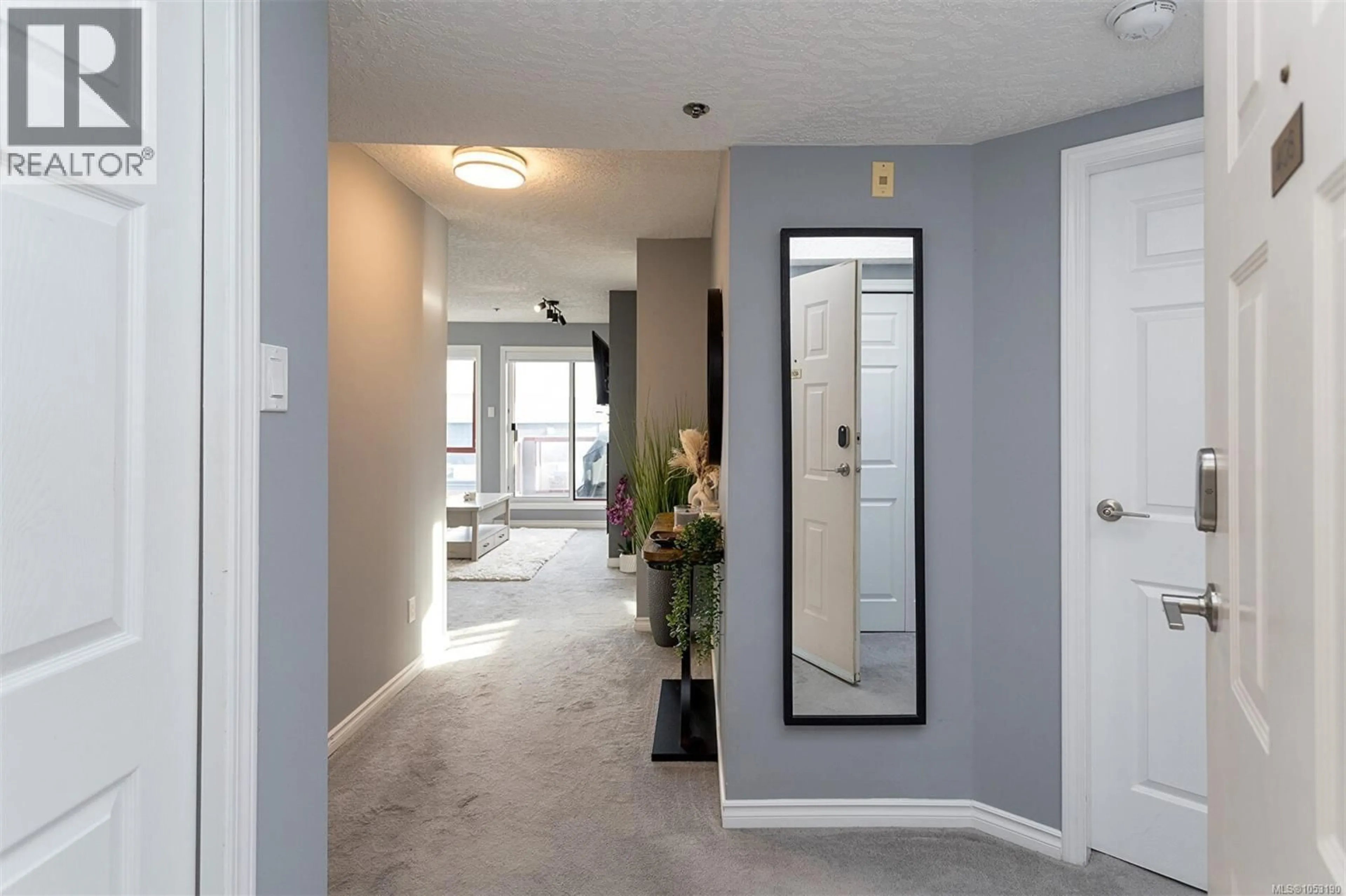 Indoor entryway for 408 - 520 DUNEDIN STREET, Victoria British Columbia V8T2L6