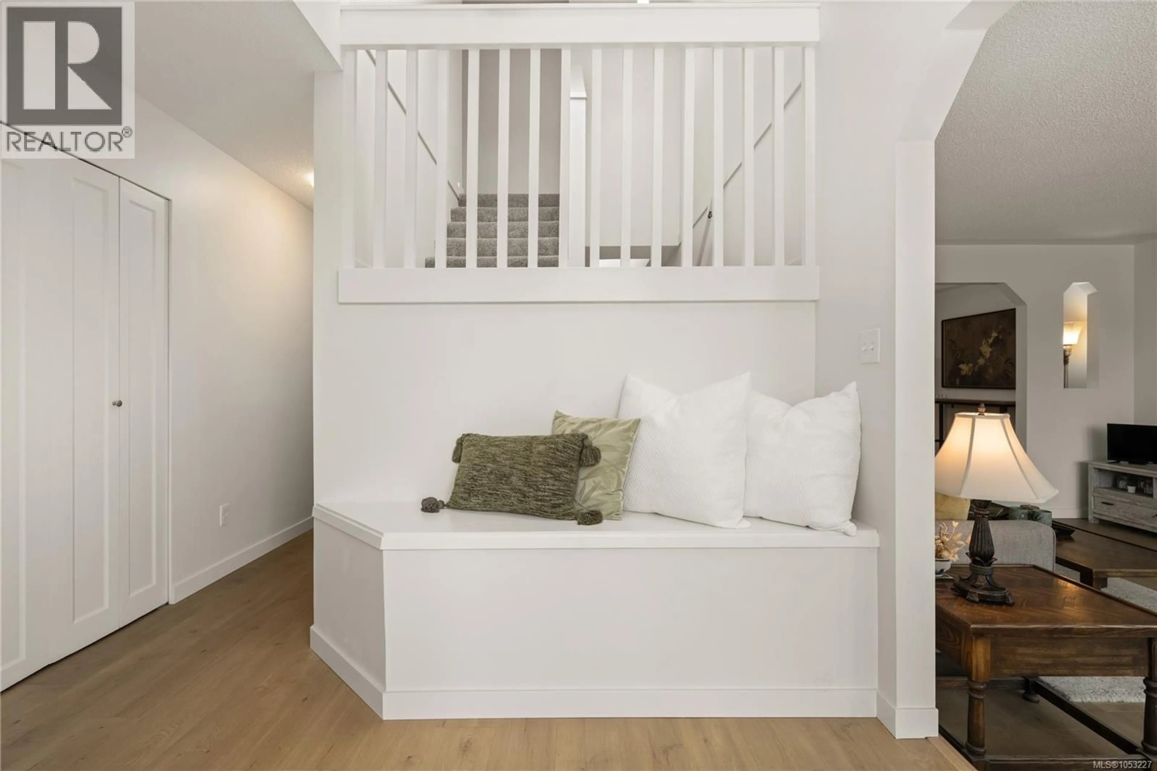 Indoor entryway for 601 BELLE VIEW PLACE, Nanaimo British Columbia V9V1B4