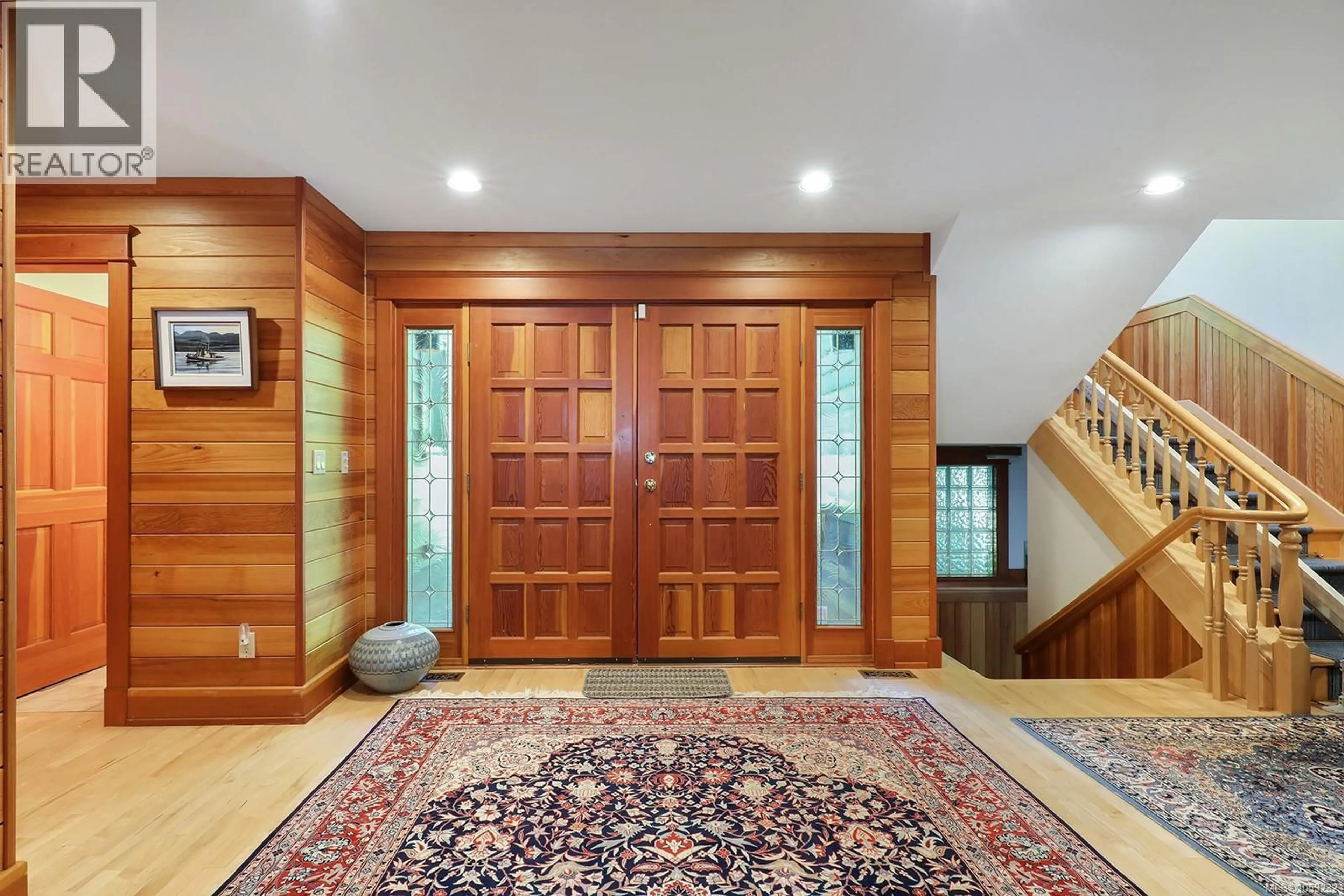 Indoor foyer for 1717 GLEN URQUHART DRIVE, Courtenay British Columbia V9N3Y3