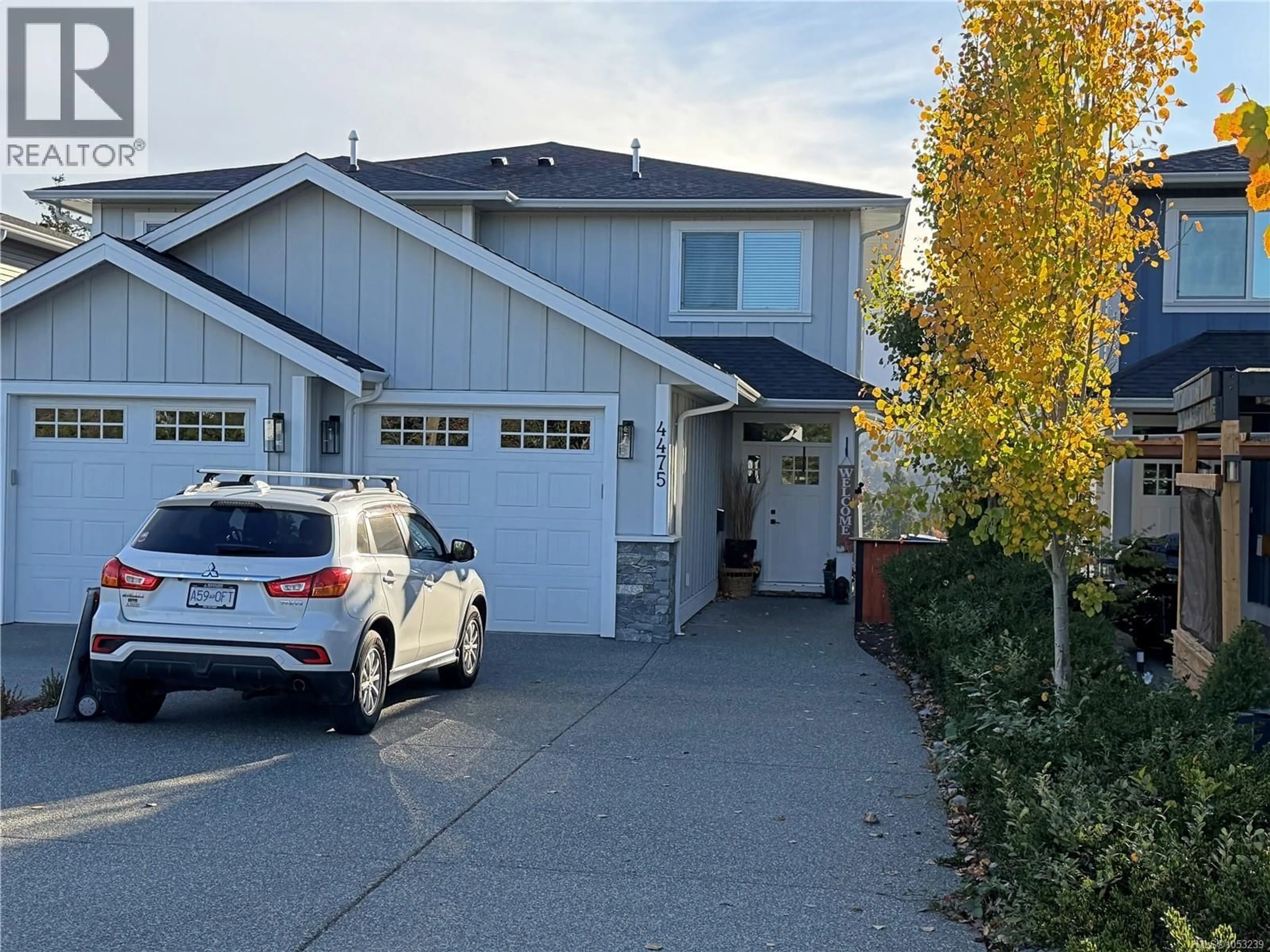 Home with vinyl exterior material, street for 4475 WELLINGTON ROAD, Nanaimo British Columbia V9T2H2
