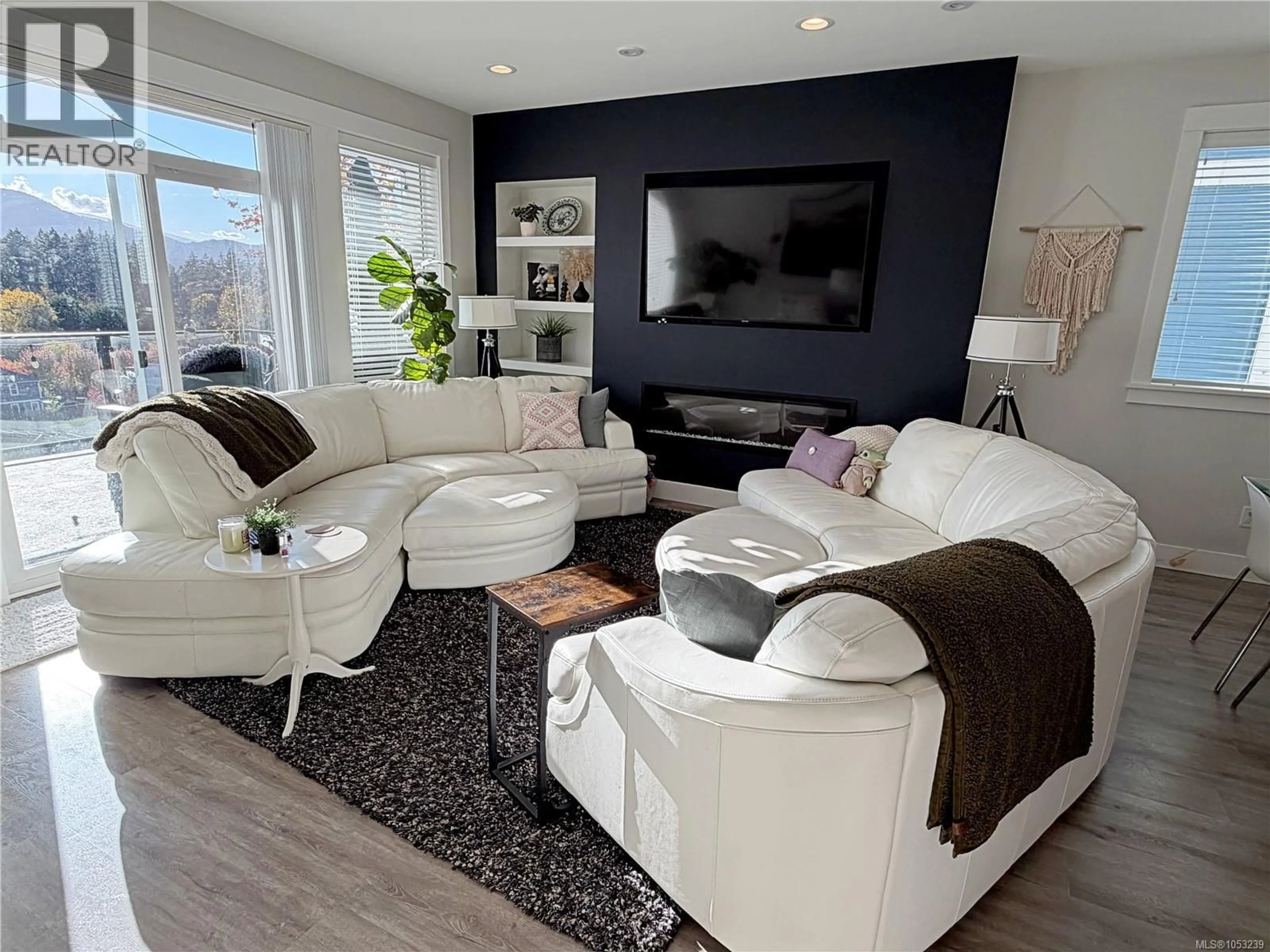 Living room with furniture, unknown for 4475 WELLINGTON ROAD, Nanaimo British Columbia V9T2H2