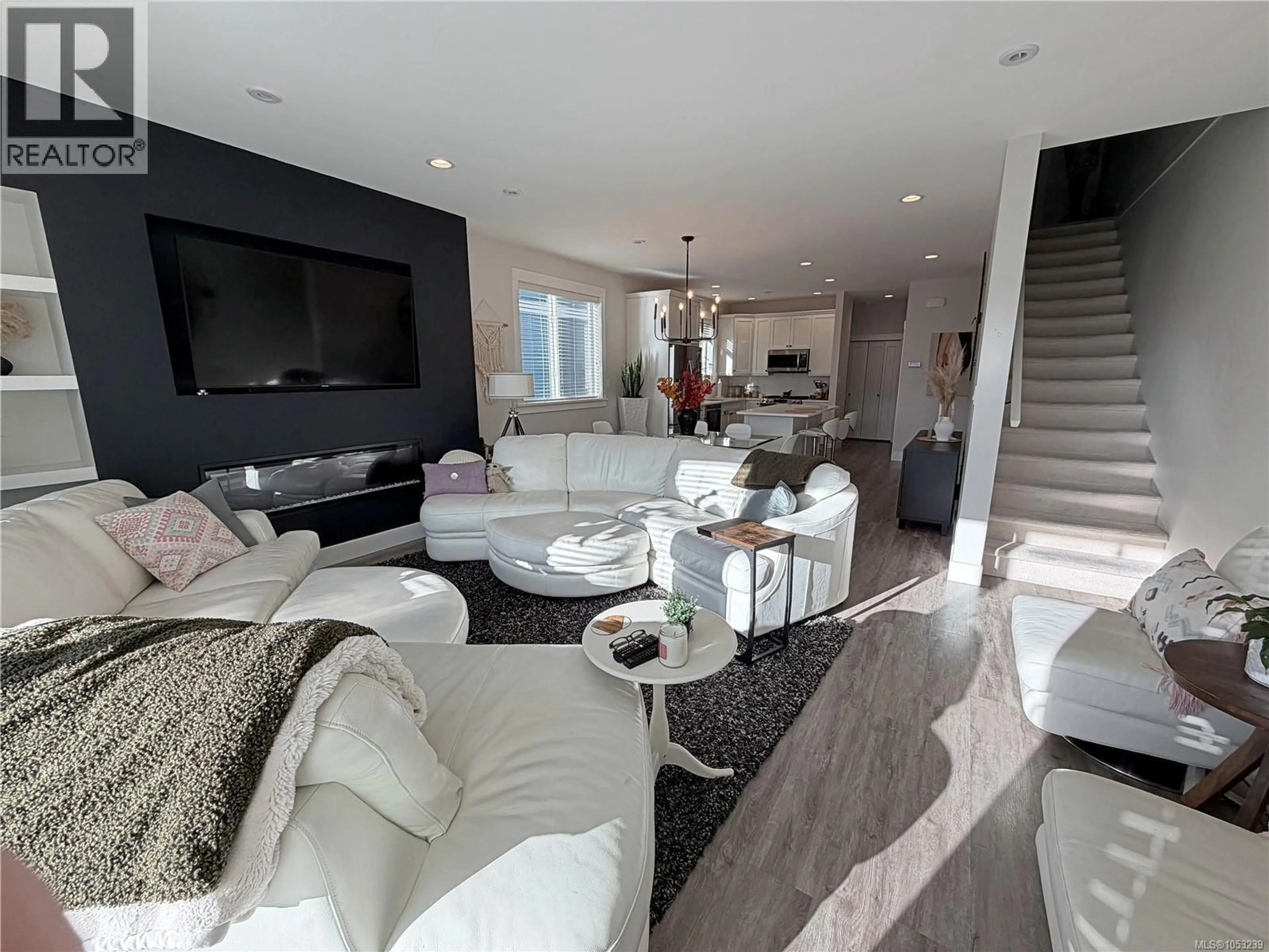 Living room with furniture, unknown for 4475 WELLINGTON ROAD, Nanaimo British Columbia V9T2H2