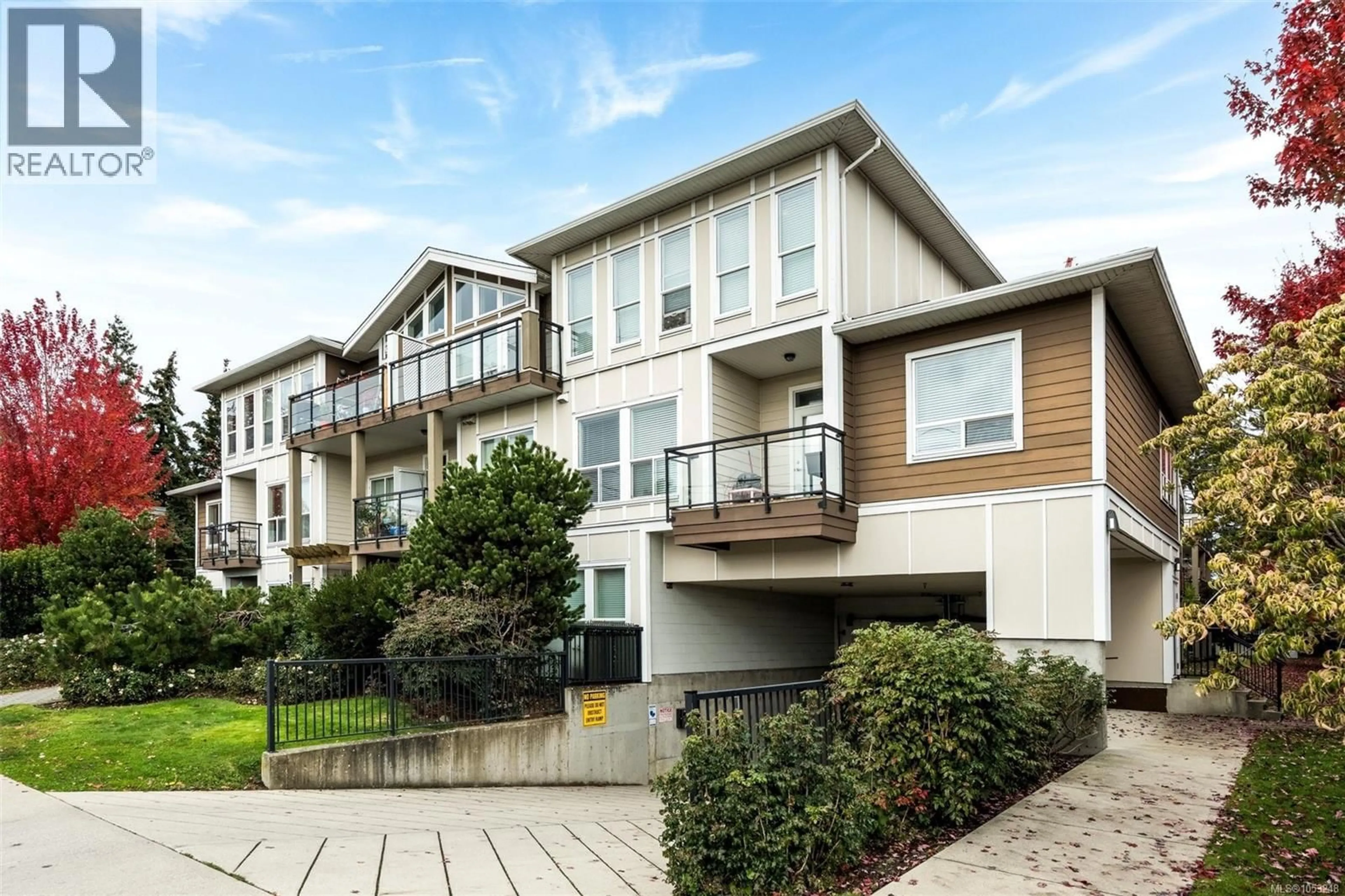 Home with vinyl exterior material, street for 103 - 938 DUNFORD AVENUE, Langford British Columbia V9B0M2