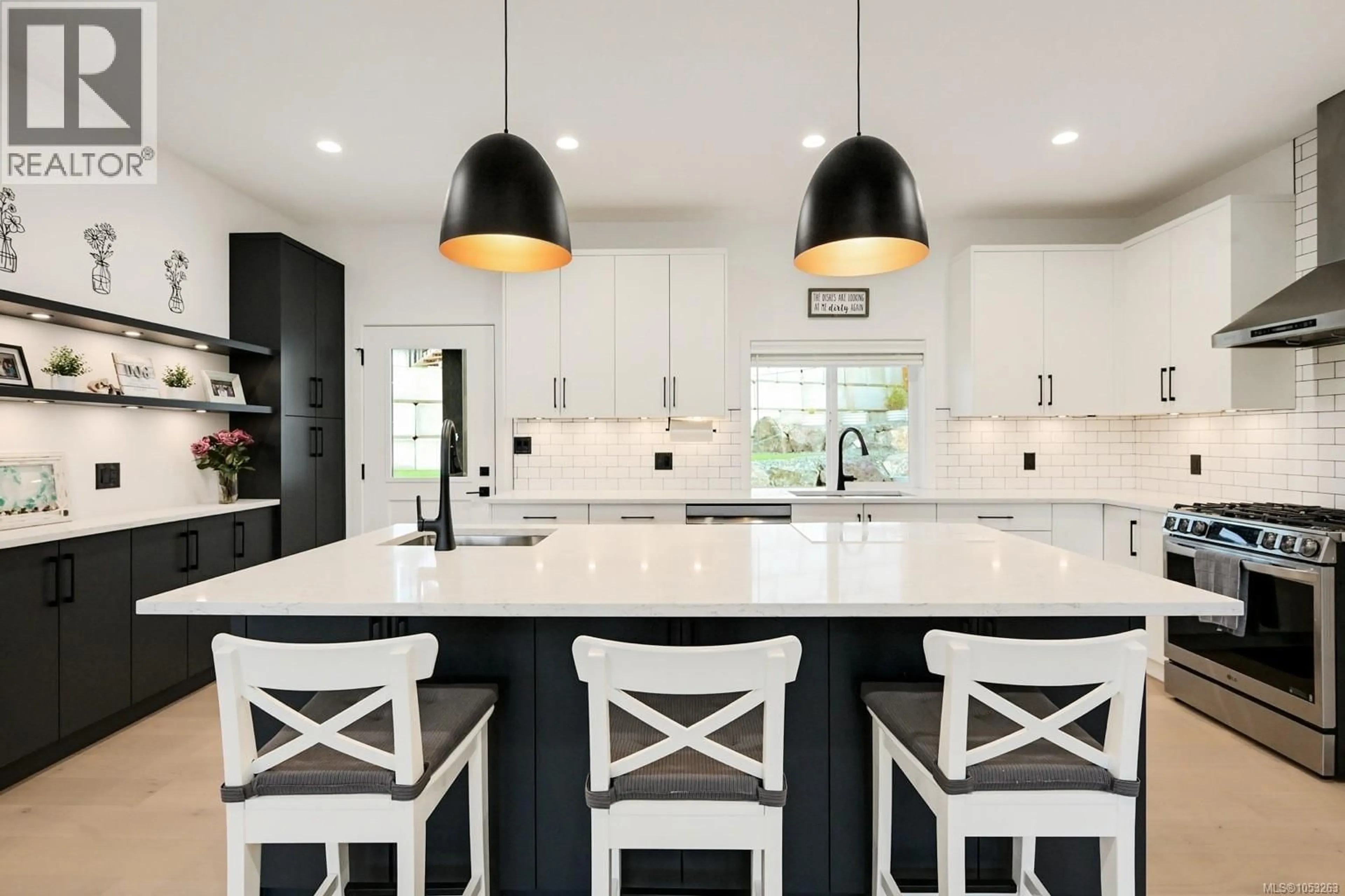 Contemporary kitchen, ceramic/tile floor for 862 TOMACK LOOP, Langford British Columbia V9C3X3