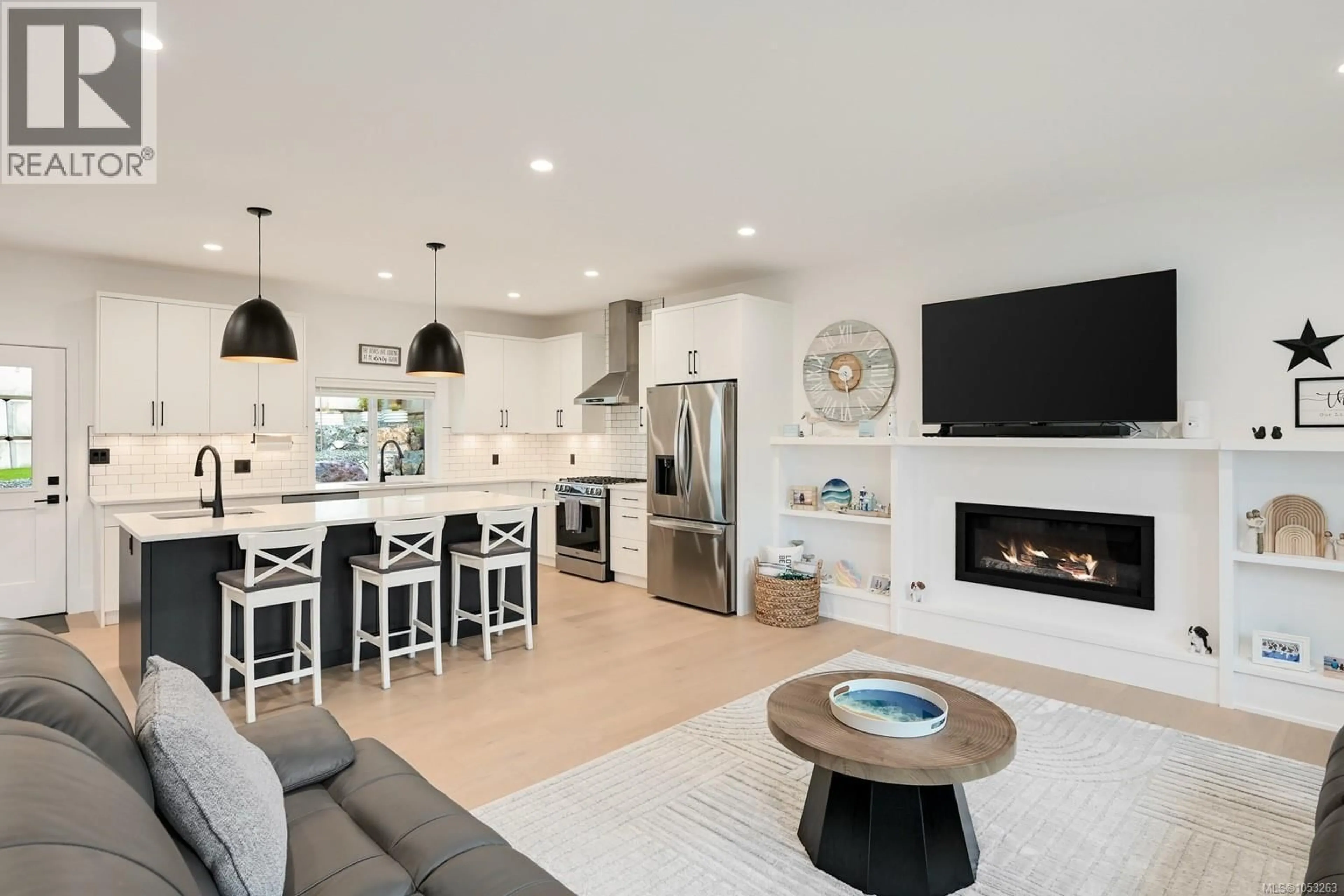 Open concept kitchen, ceramic/tile floor for 862 TOMACK LOOP, Langford British Columbia V9C3X3