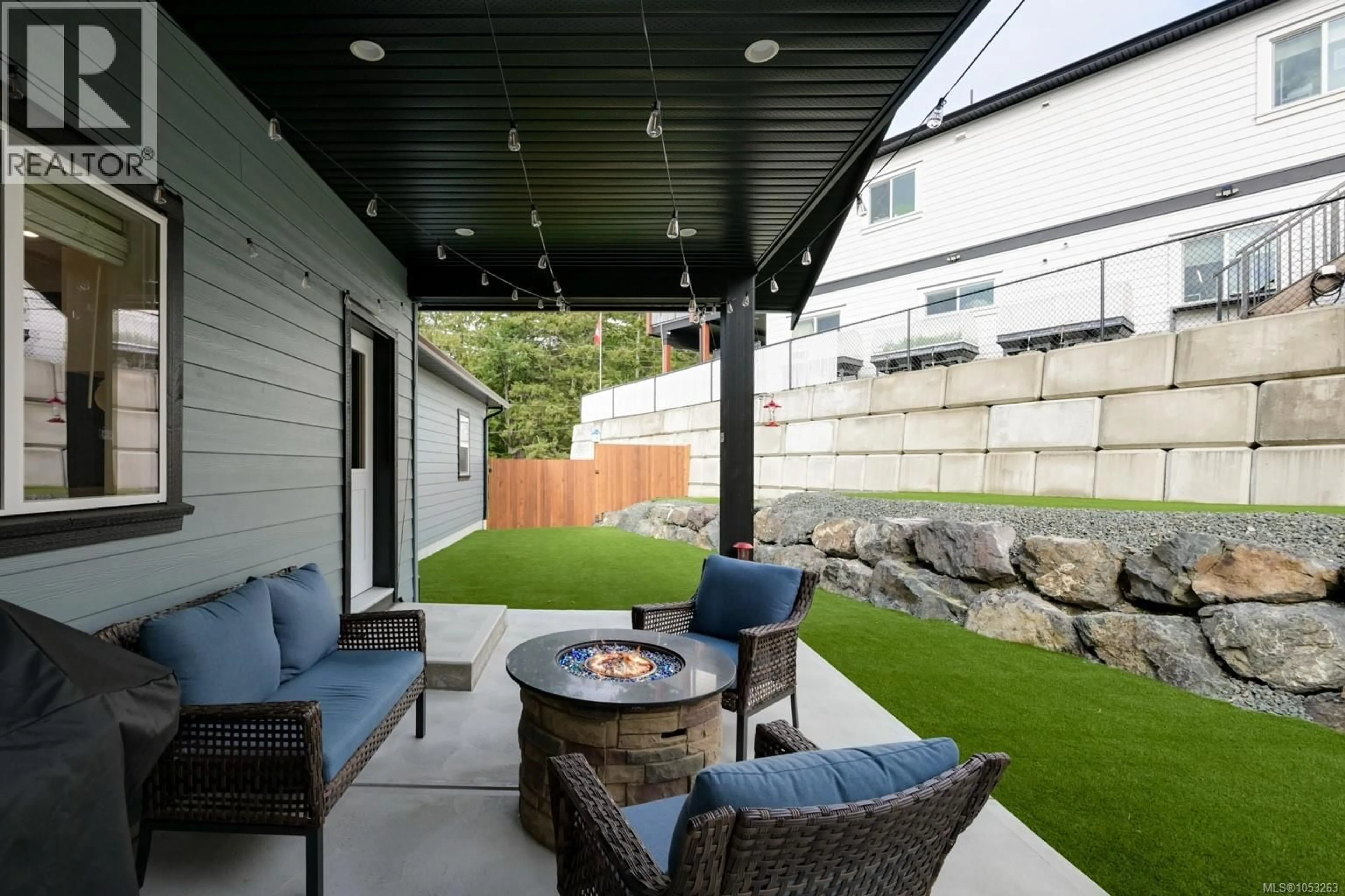 Patio, street for 862 TOMACK LOOP, Langford British Columbia V9C3X3