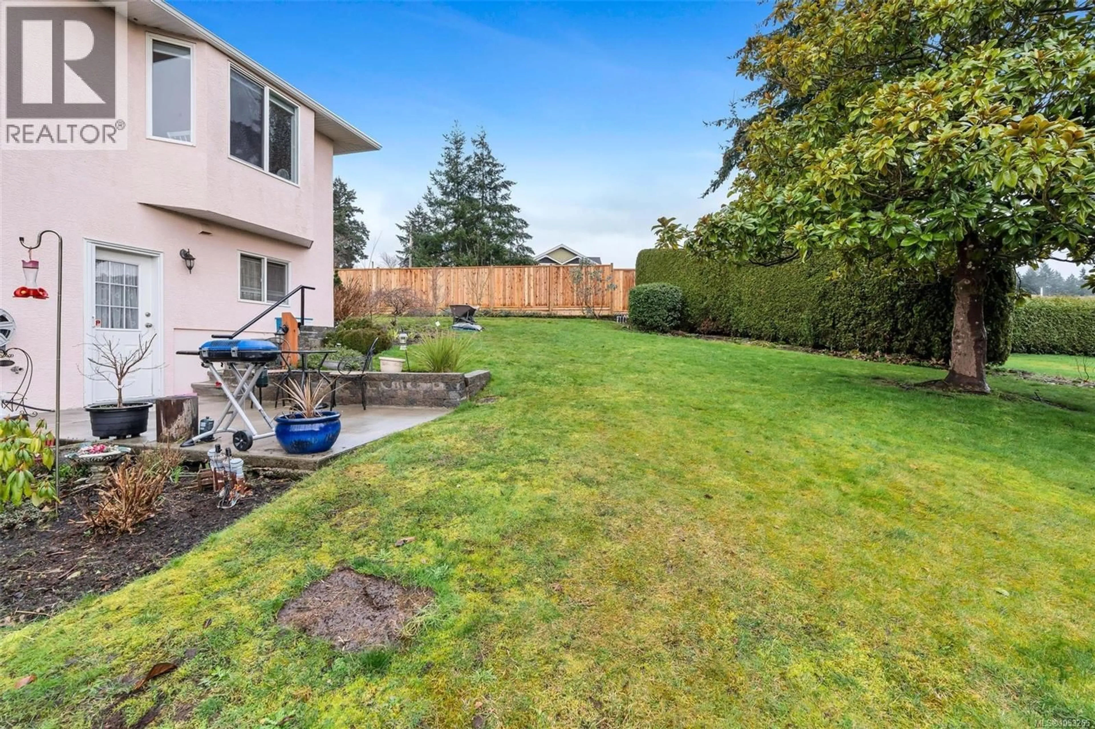 Patio, unknown for 6111 DENALI DRIVE, Duncan British Columbia V9L5N4