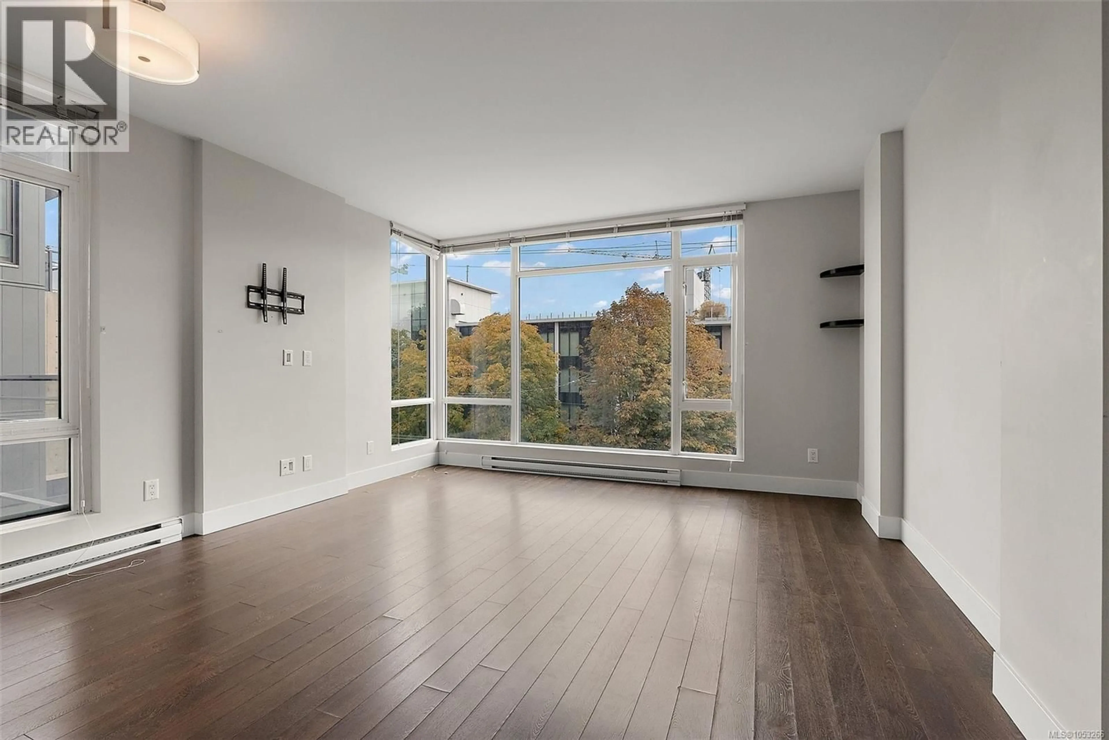 A pic of a room for 409 - 1090 JOHNSON STREET, Victoria British Columbia V8V0B3