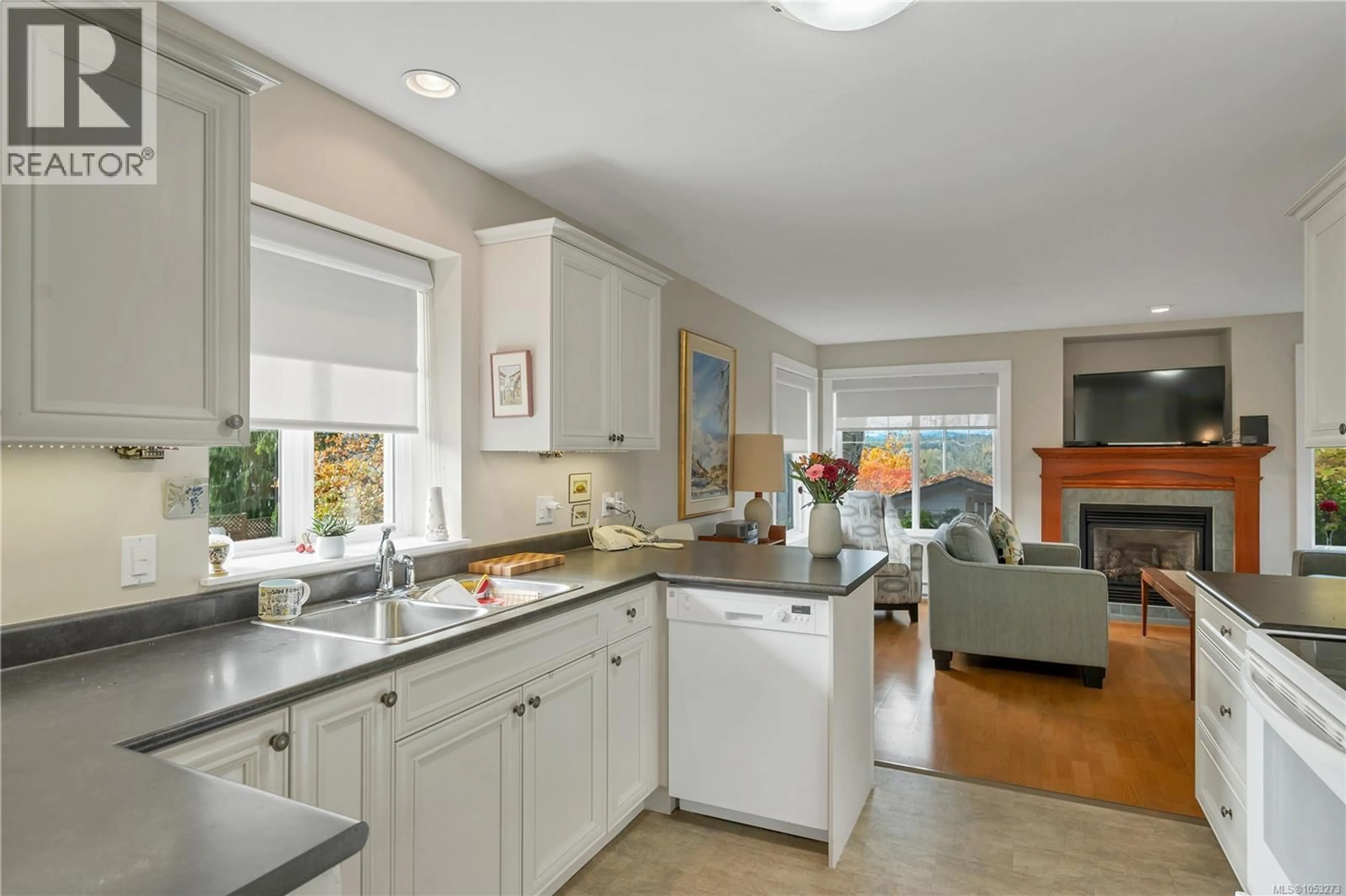Open concept kitchen, ceramic/tile floor for 13 - 769 MERECROFT ROAD, Campbell River British Columbia V9W8H6