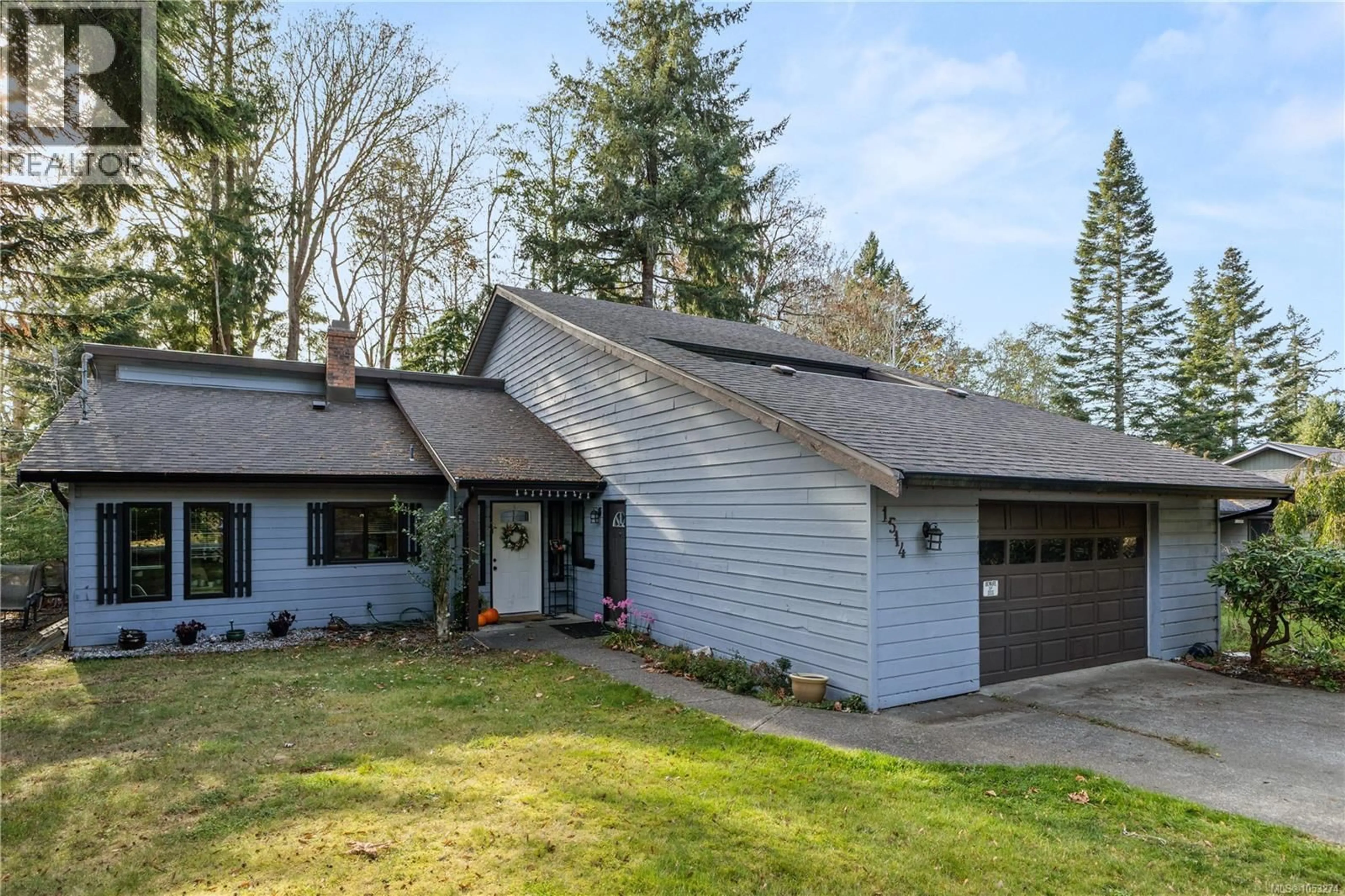 Home with vinyl exterior material, street for 1514 STAG ROAD, Campbell River British Columbia V9W6E4