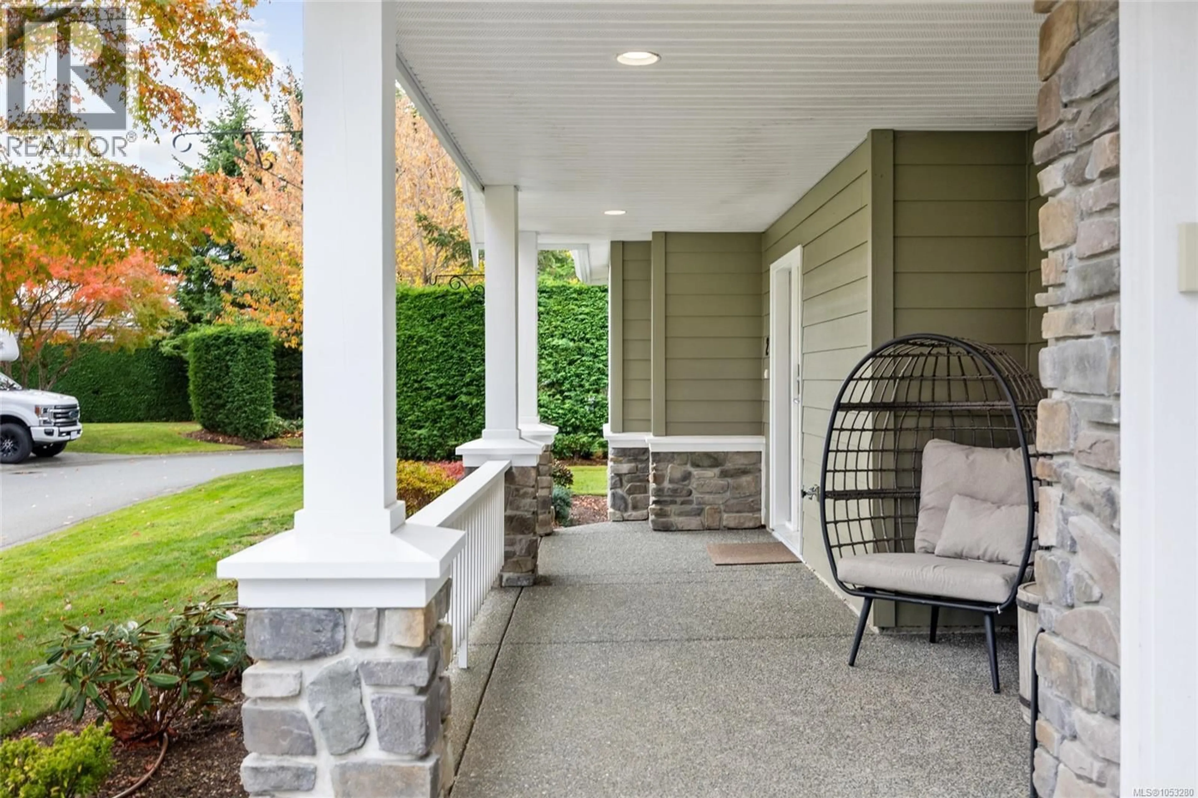 Patio, street for 2 - 737 ROYAL PLACE, Courtenay British Columbia V9N3R4