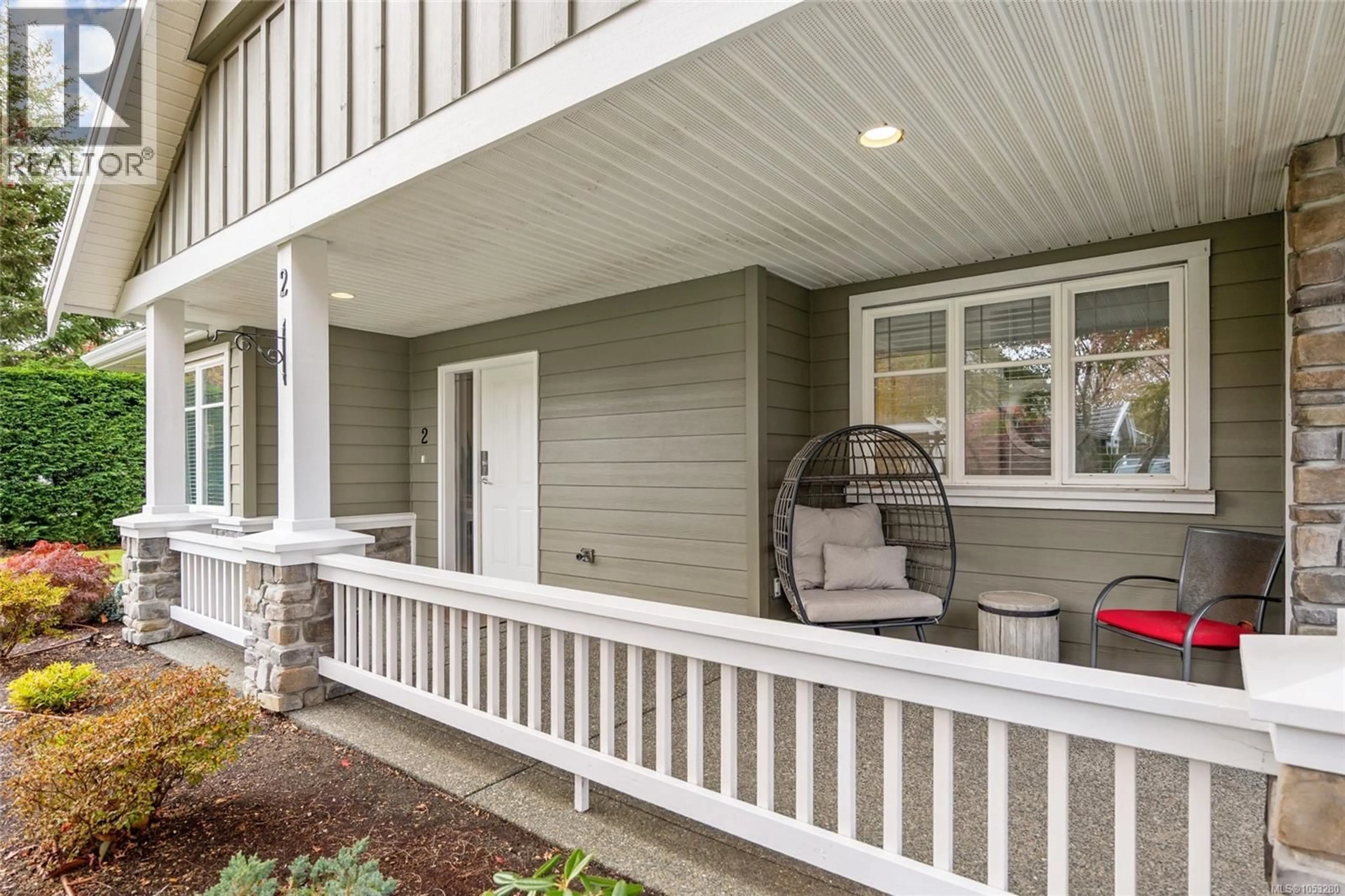 Unknown for 2 - 737 ROYAL PLACE, Courtenay British Columbia V9N3R4