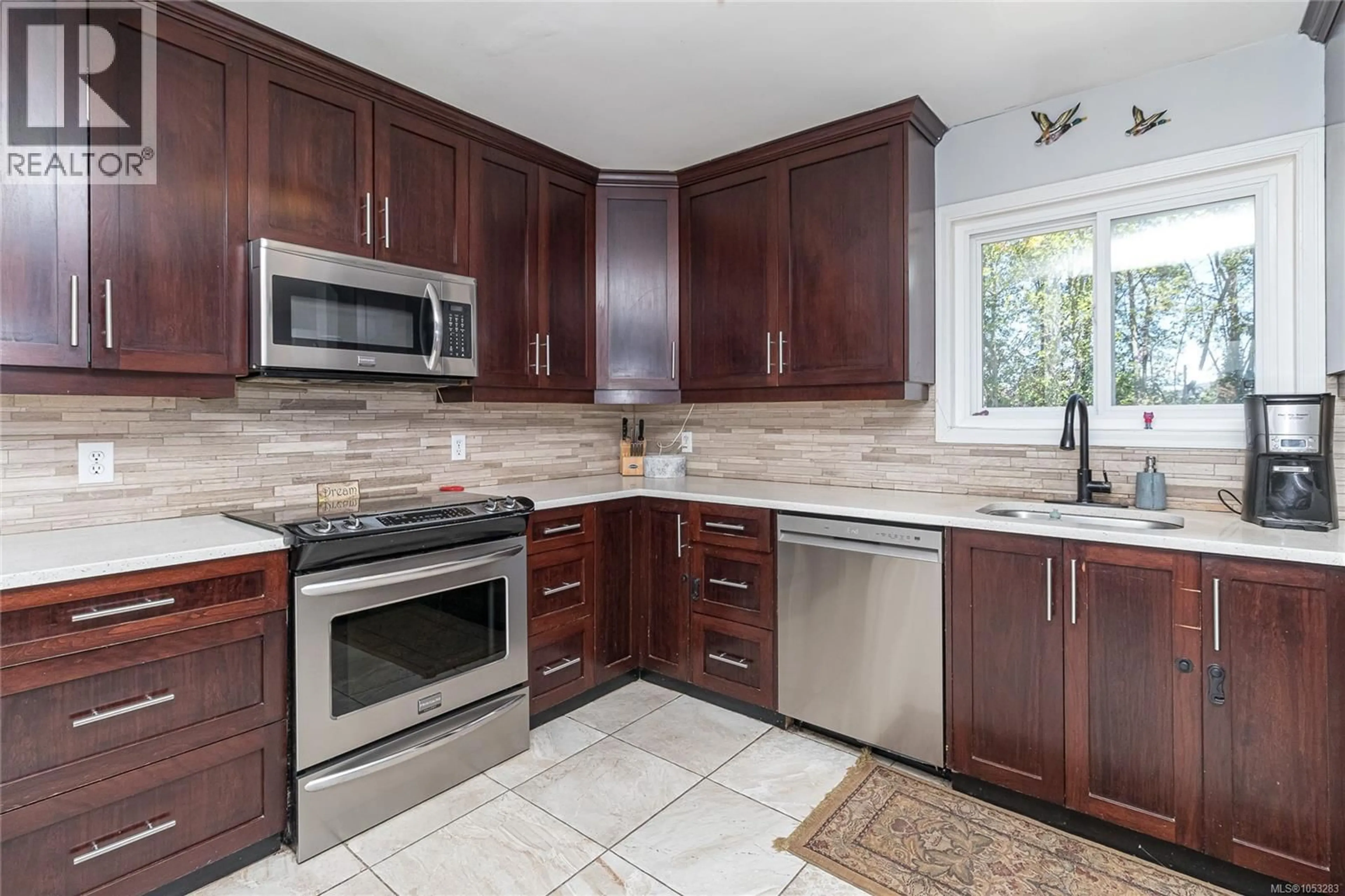 Unknown for 840 ANKATHEM PLACE, Colwood British Columbia V9B5J4