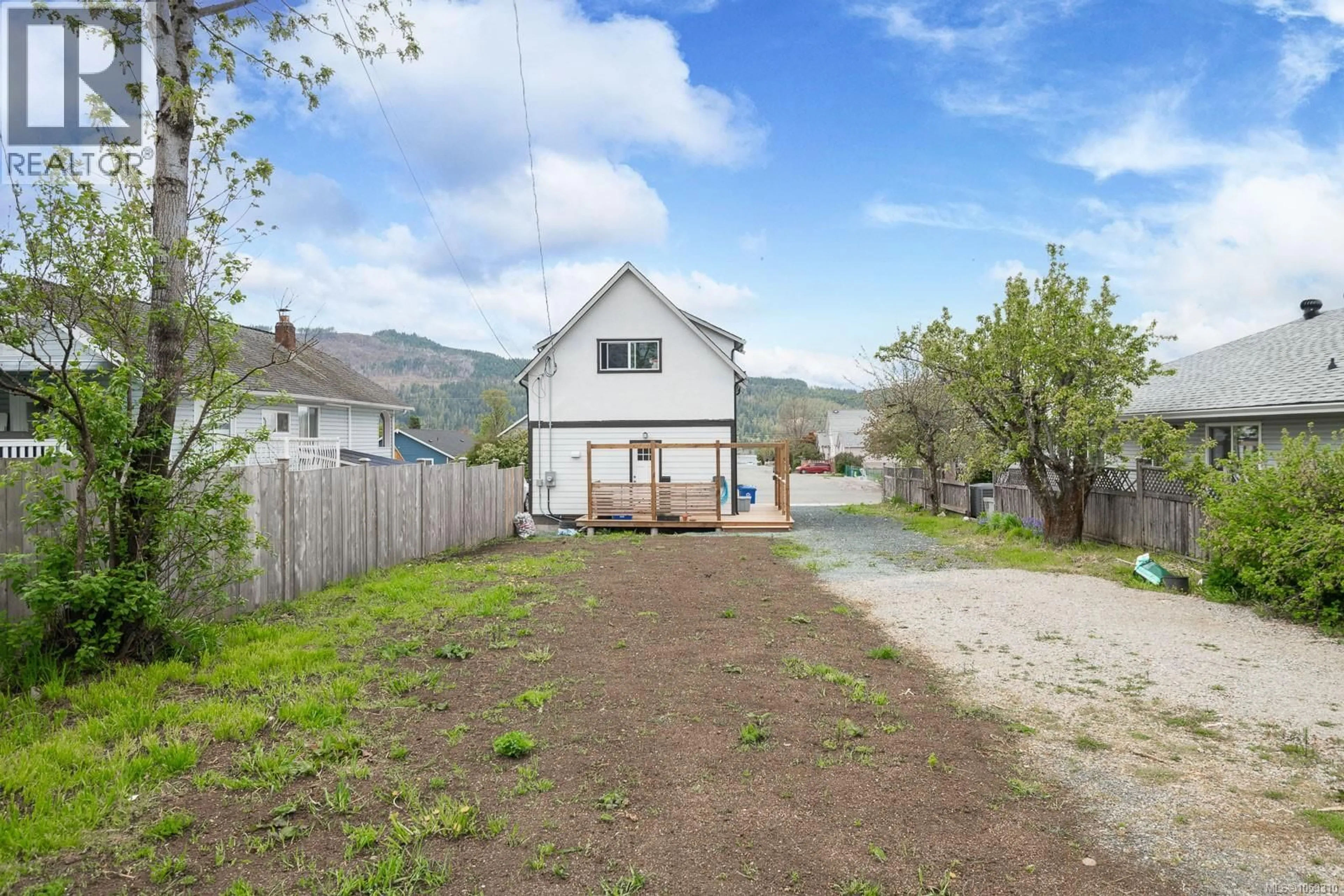 A pic from outside/outdoor area/front of a property/back of a property/a pic from drone, unknown for 2667 4TH AVENUE, Port Alberni British Columbia V9Y2C4