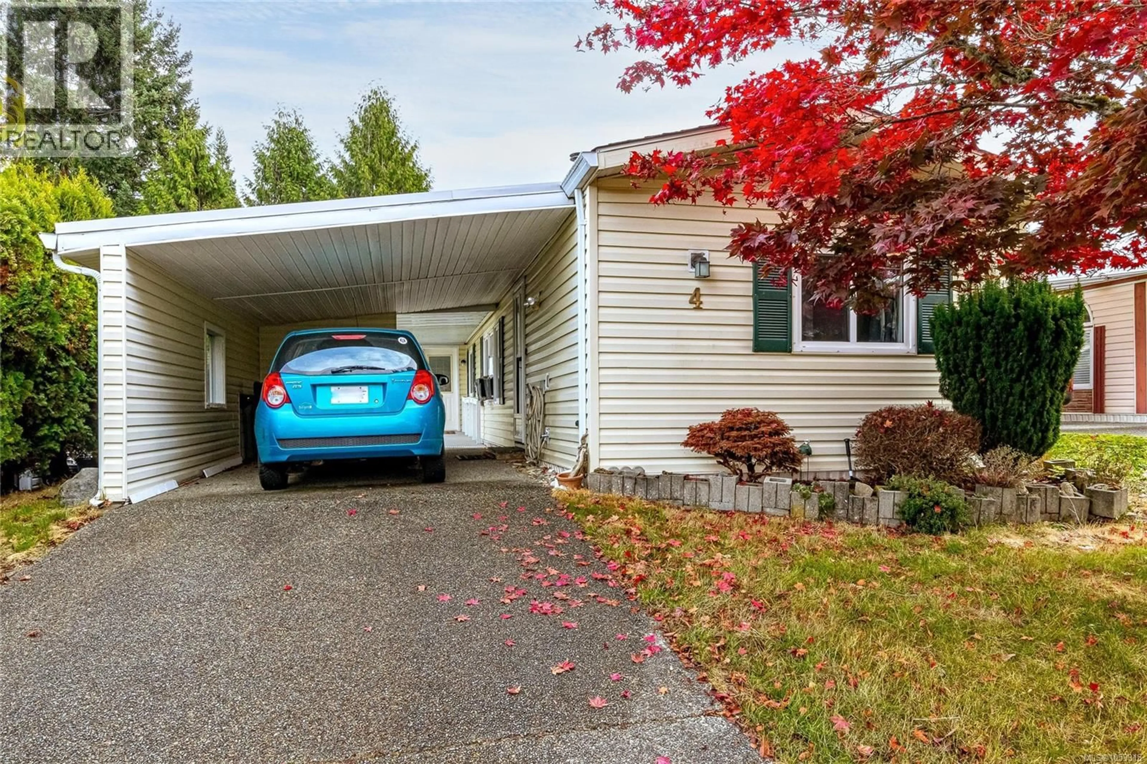 Home with vinyl exterior material, street for 4 - 658 ALDERWOOD DRIVE, Ladysmith British Columbia V9G1R6