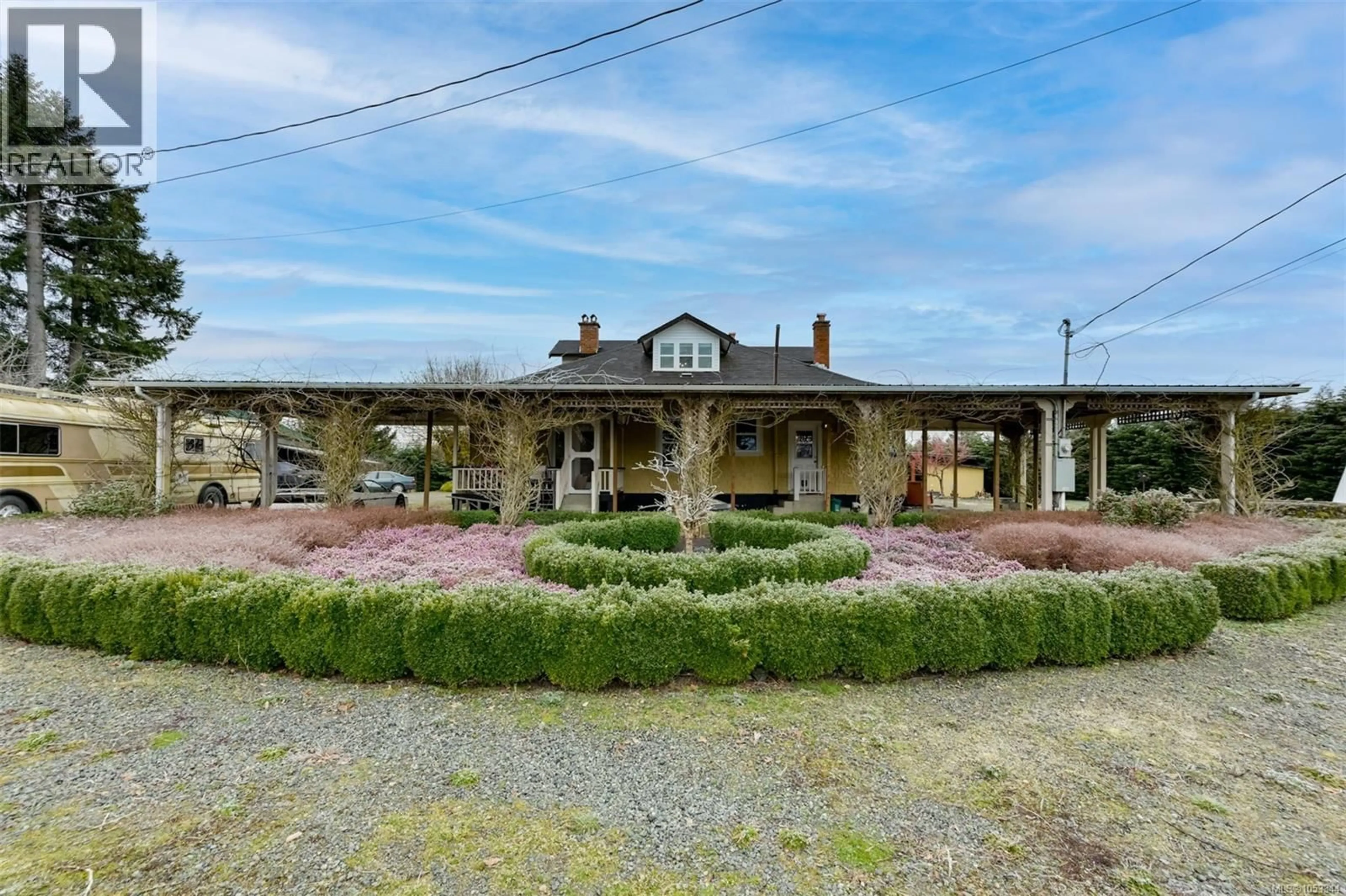 A pic from outside/outdoor area/front of a property/back of a property/a pic from drone, unknown for 4890 WILSON ROAD, Duncan British Columbia V9L6L5