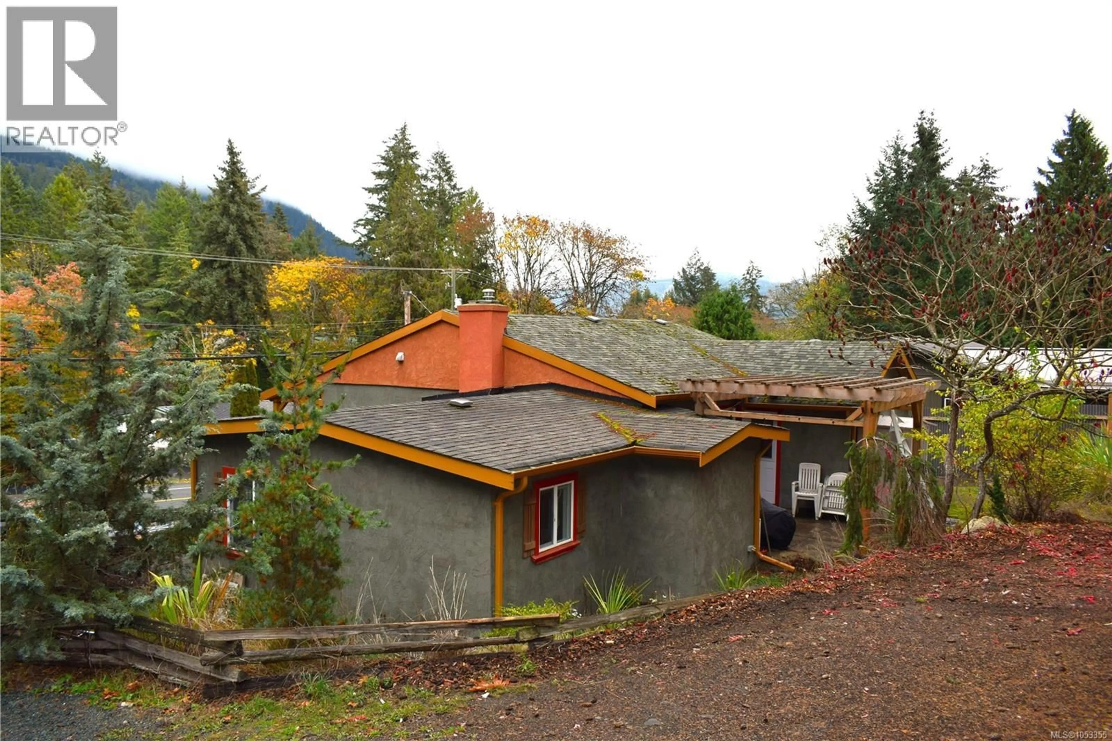 A pic from outside/outdoor area/front of a property/back of a property/a pic from drone, building for 1120 MAPLE BAY ROAD, Duncan British Columbia V9L5X1