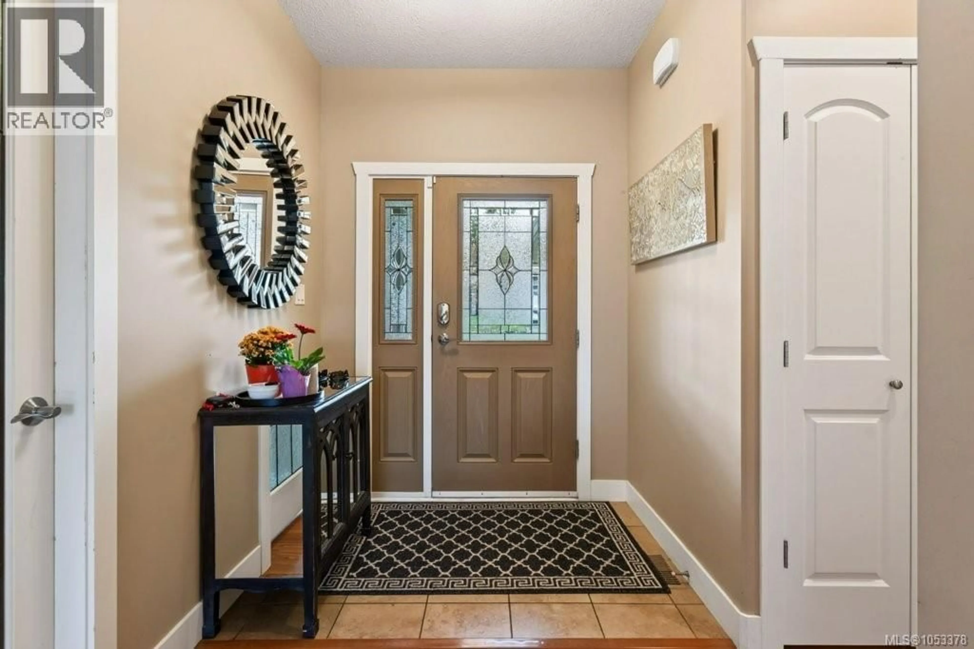 Indoor entryway for 1064 CORDERO CRESCENT, Campbell River British Columbia V9H0B7