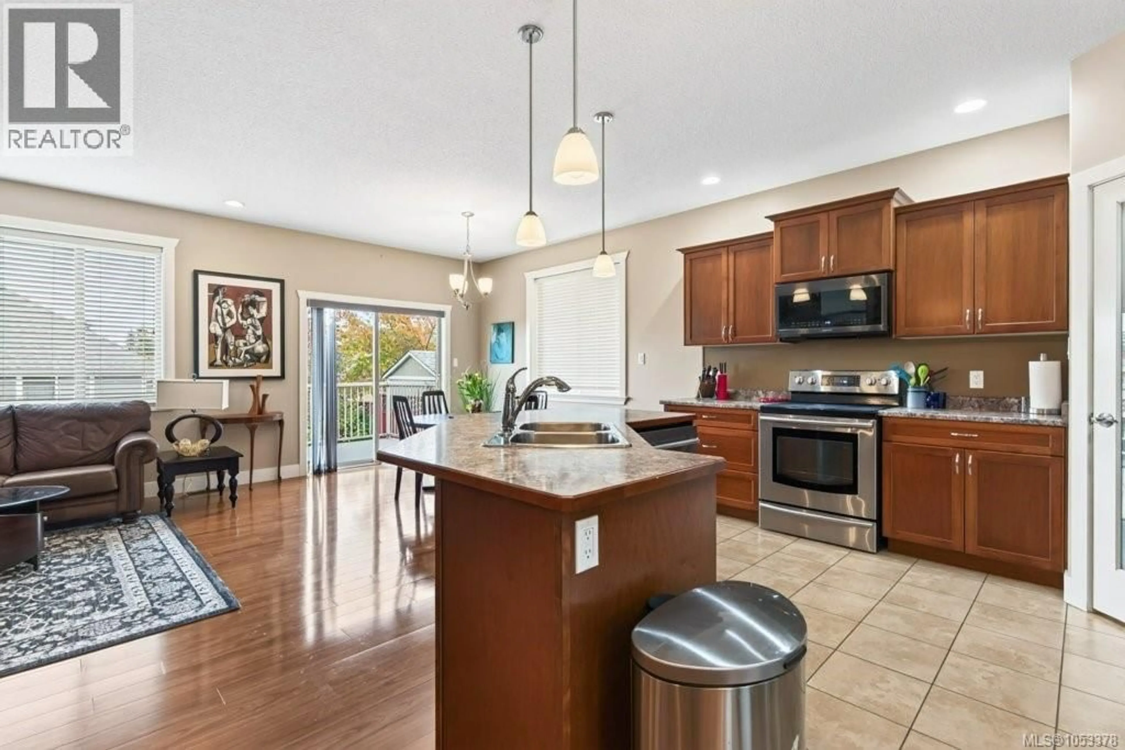 Open concept kitchen, ceramic/tile floor for 1064 CORDERO CRESCENT, Campbell River British Columbia V9H0B7