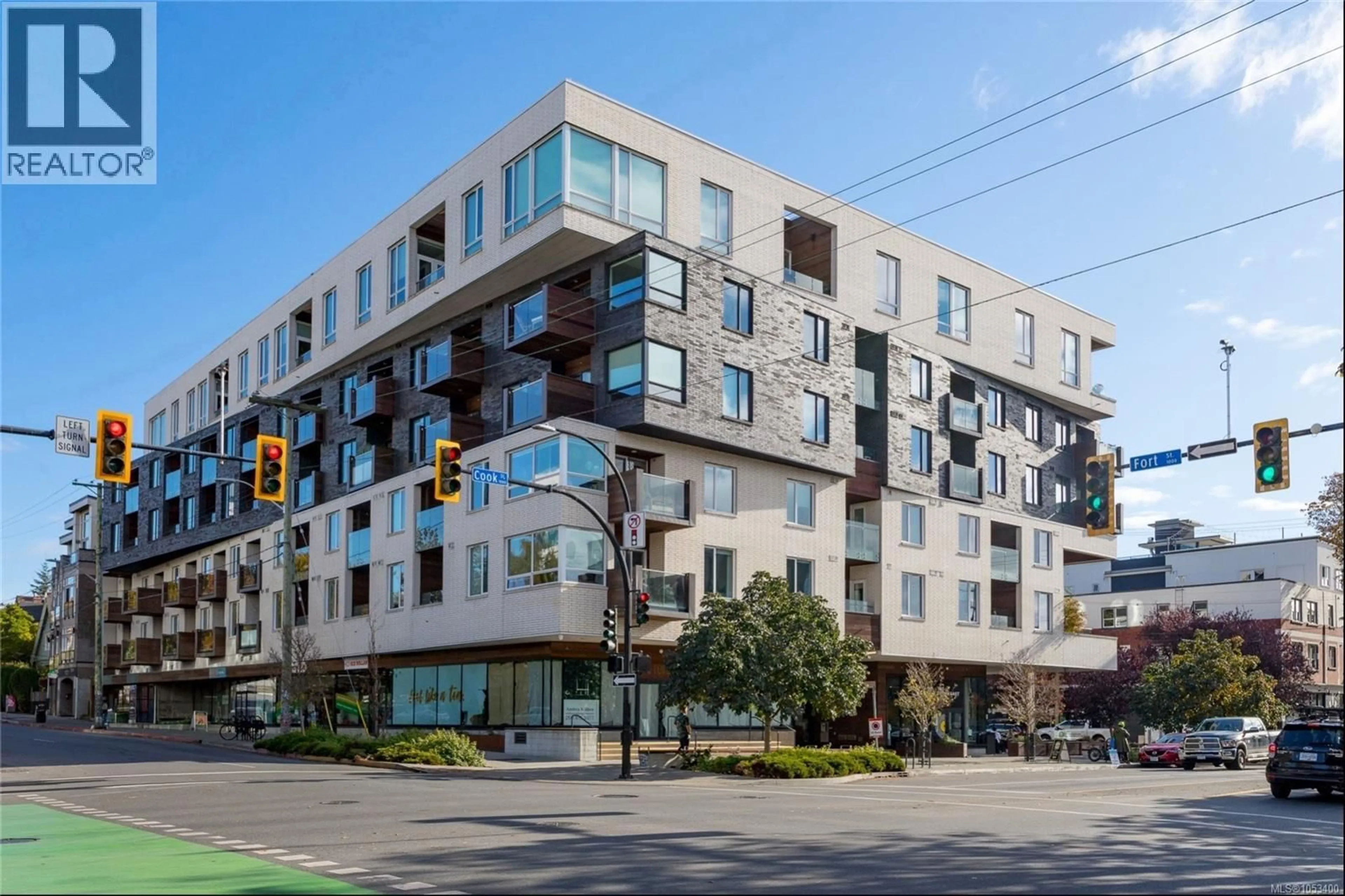 Unknown for 313 - 1033 COOK STREET, Victoria British Columbia V8V0E1